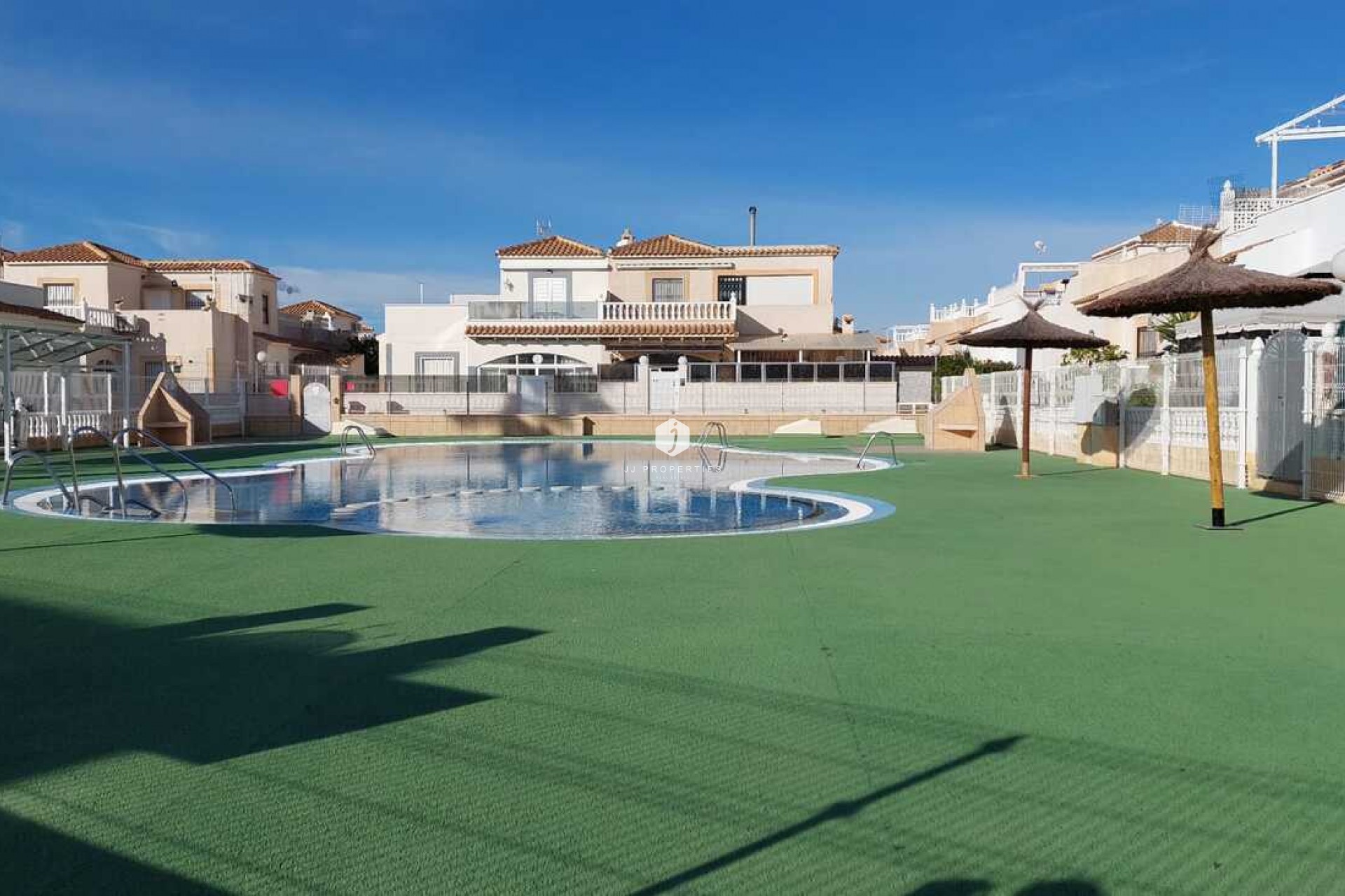 Segunda mano - Chalet -
Orihuela Costa - Punta Prima