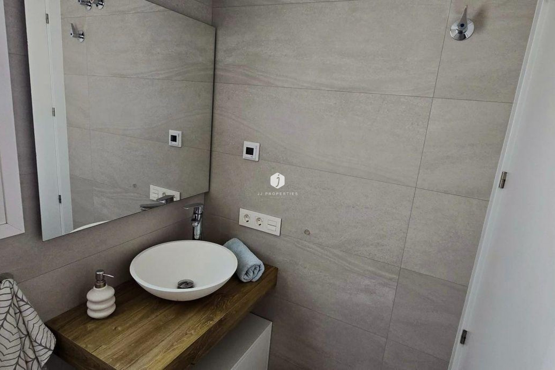 Segunda mano - Chalet -
Torrevieja - aguas nuevas