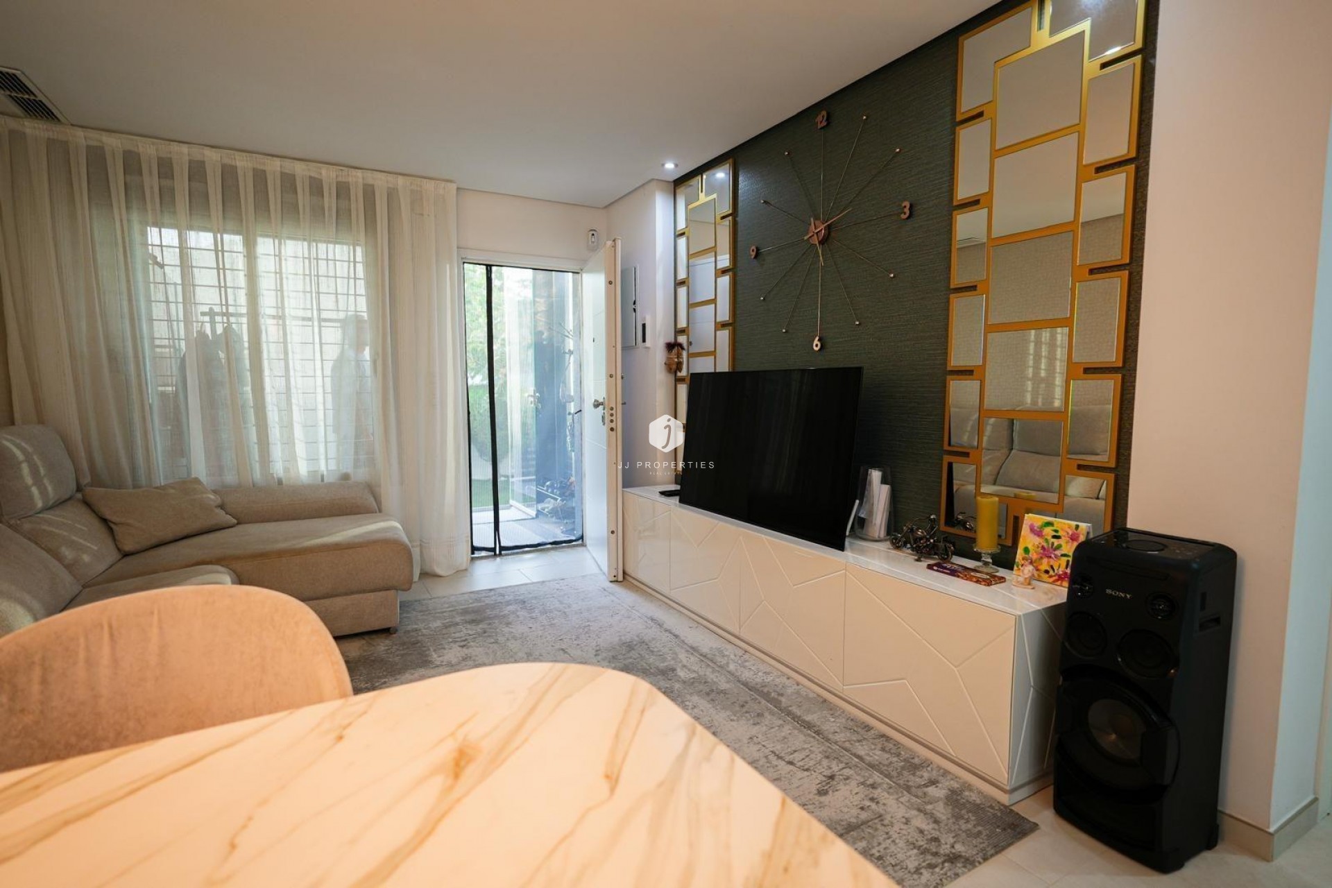 Segunda mano - Chalet -
Torrevieja - aguas nuevas