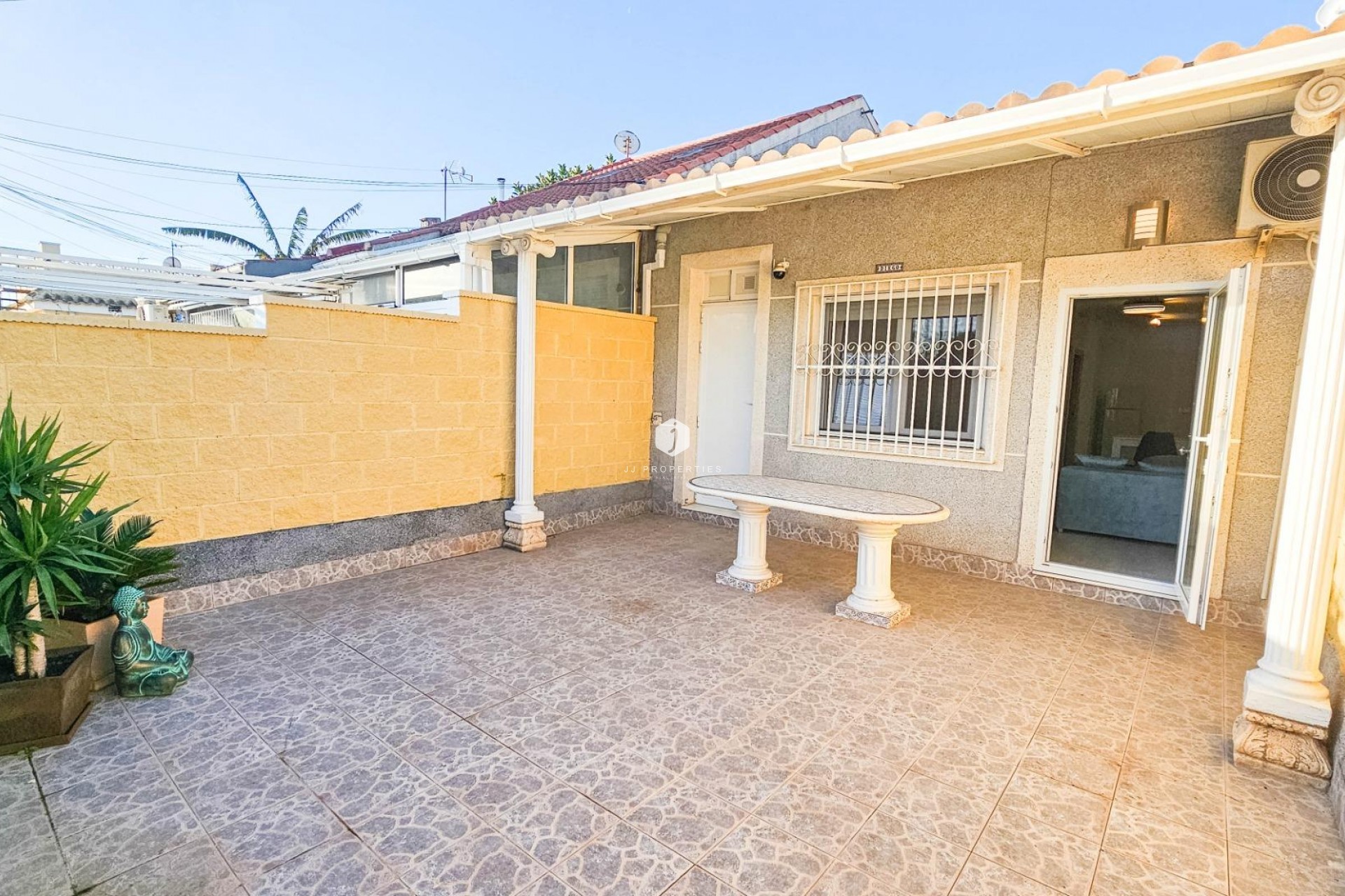 Segunda mano - Chalet -
Torrevieja - El Limonar
