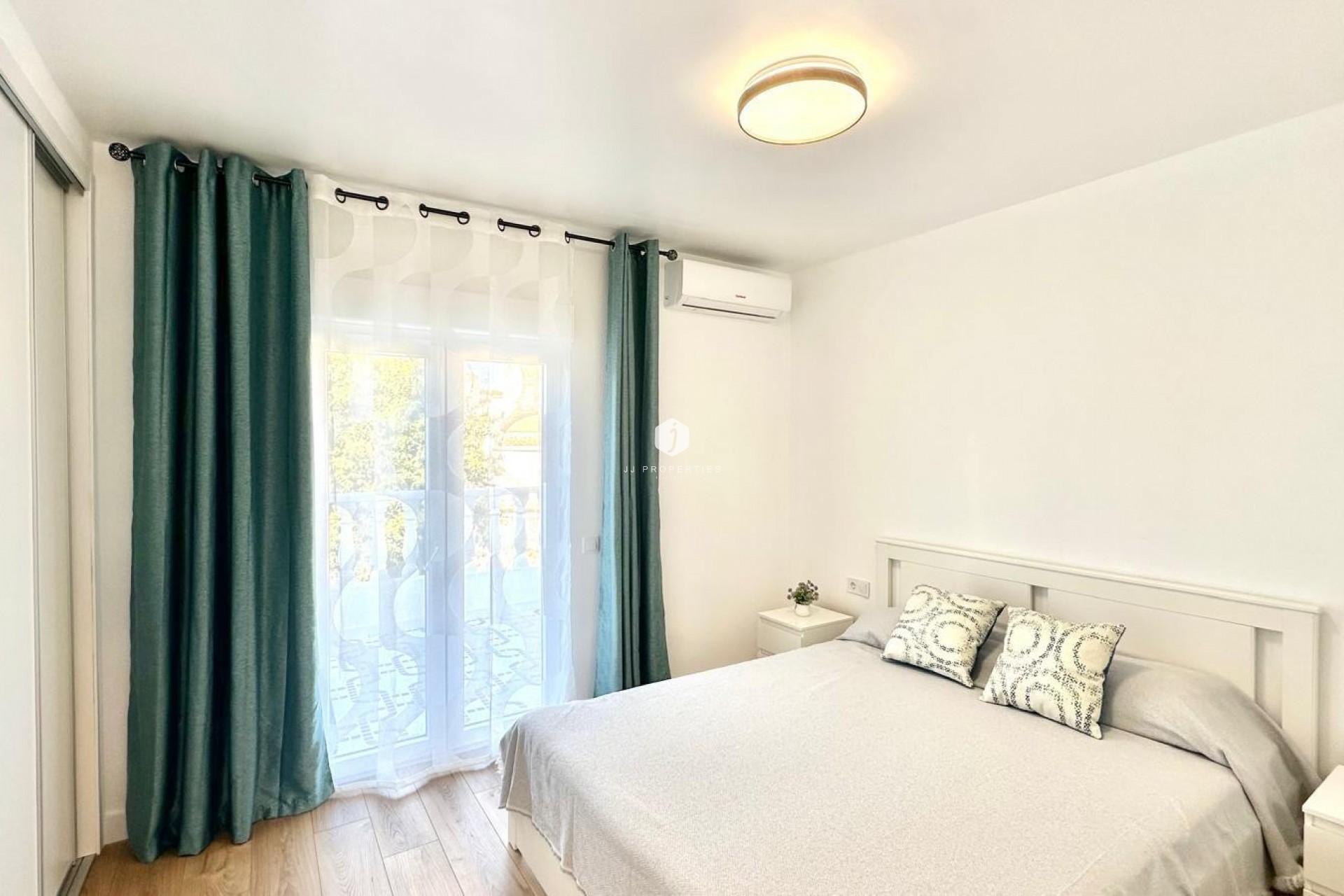 Segunda mano - Chalet -
Torrevieja - Estacion de autobuses