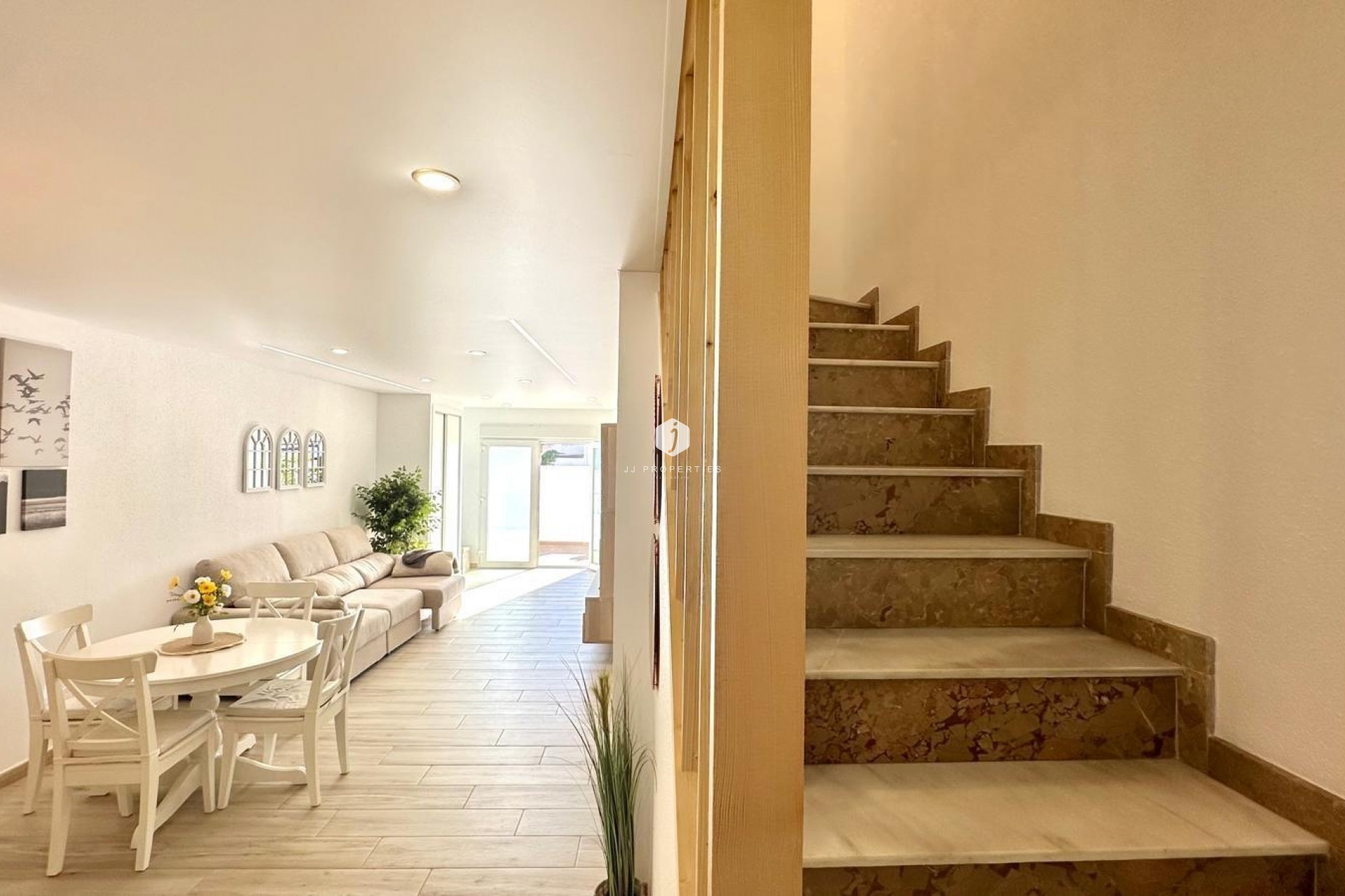 Segunda mano - Chalet -
Torrevieja - Estacion de autobuses