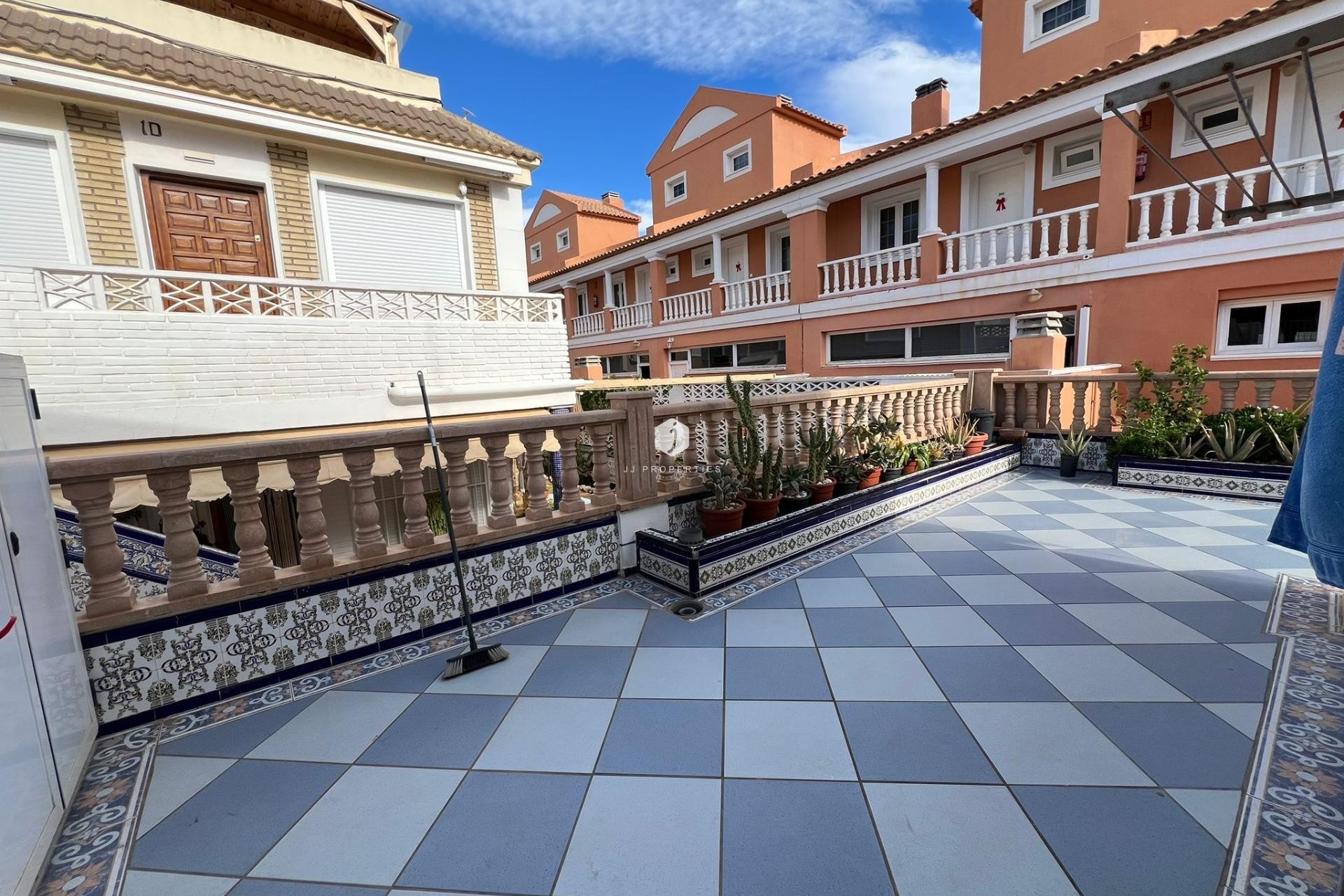 Segunda mano - Chalet -
Torrevieja - La Mata