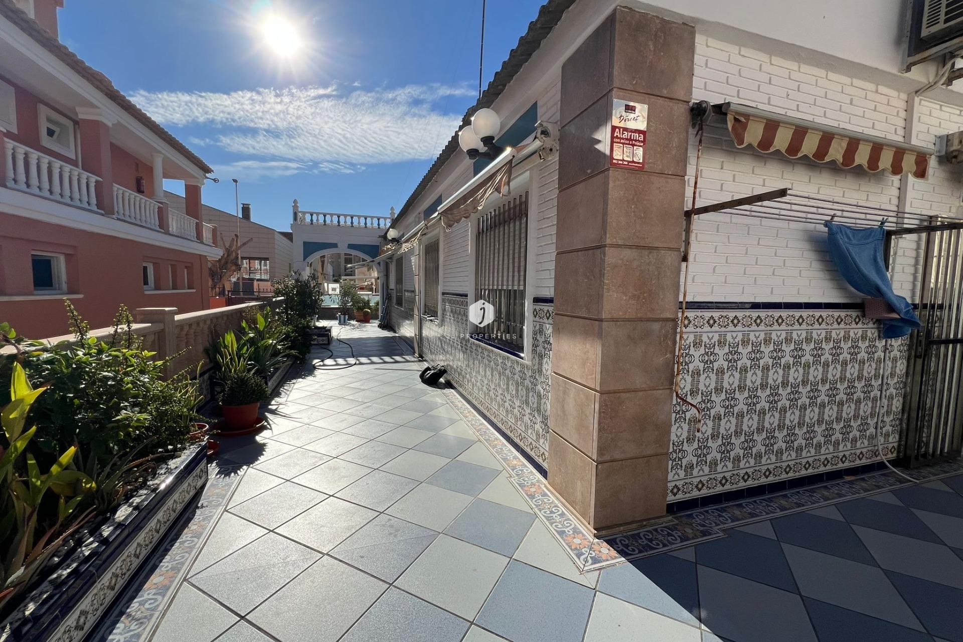 Segunda mano - Chalet -
Torrevieja - La Mata