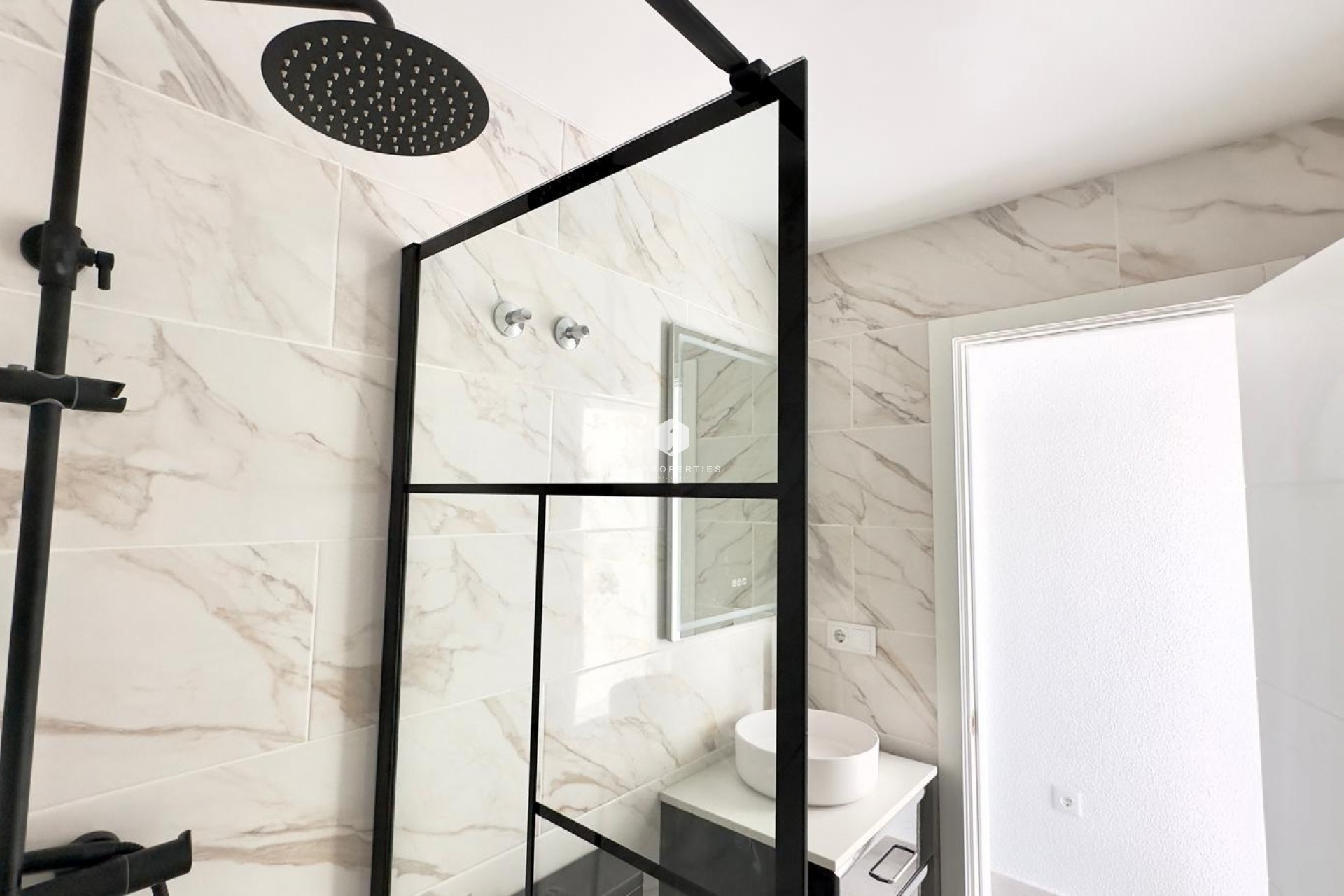 Segunda mano - Chalet -
Torrevieja - La Mata