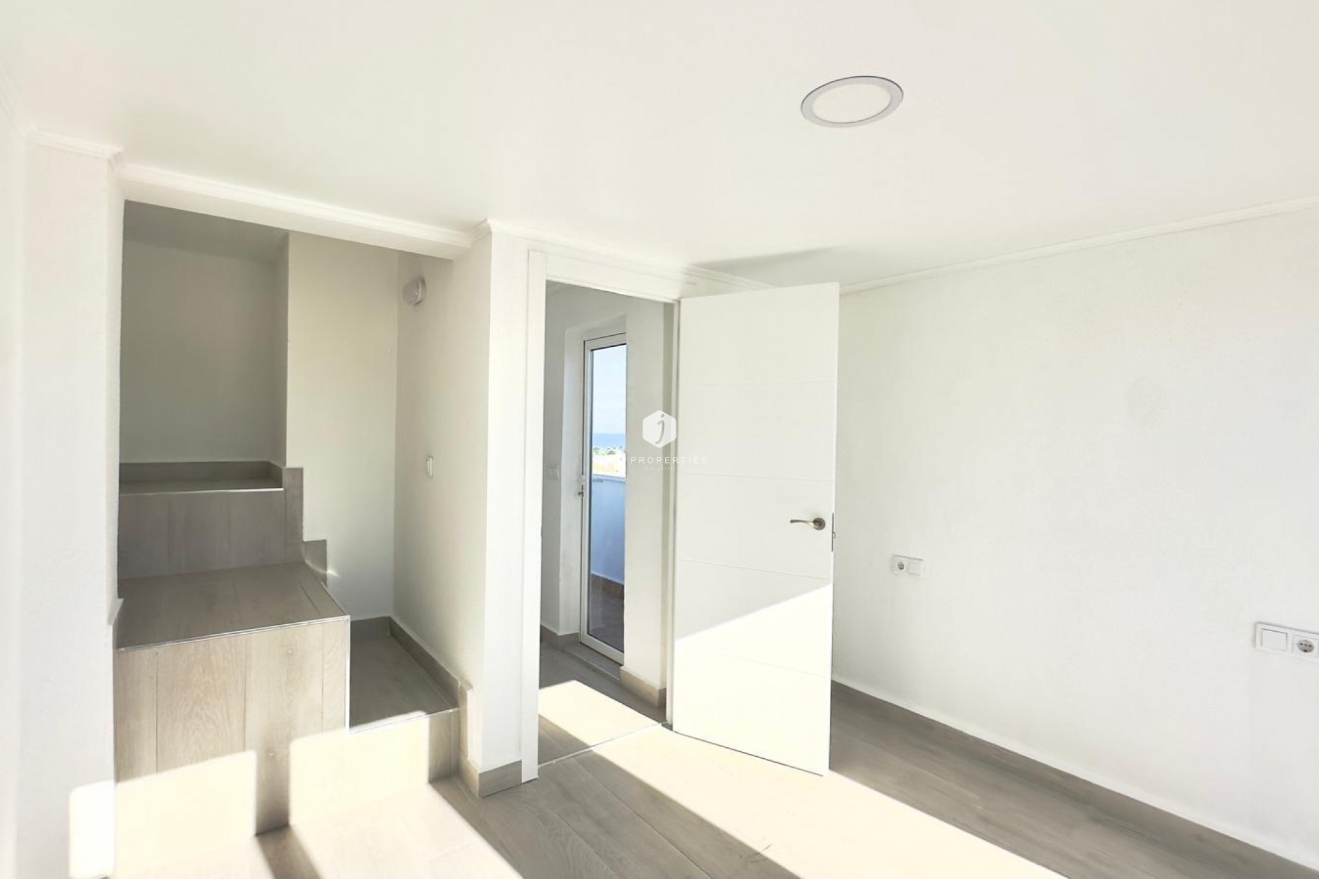 Segunda mano - Chalet -
Torrevieja - La Mata