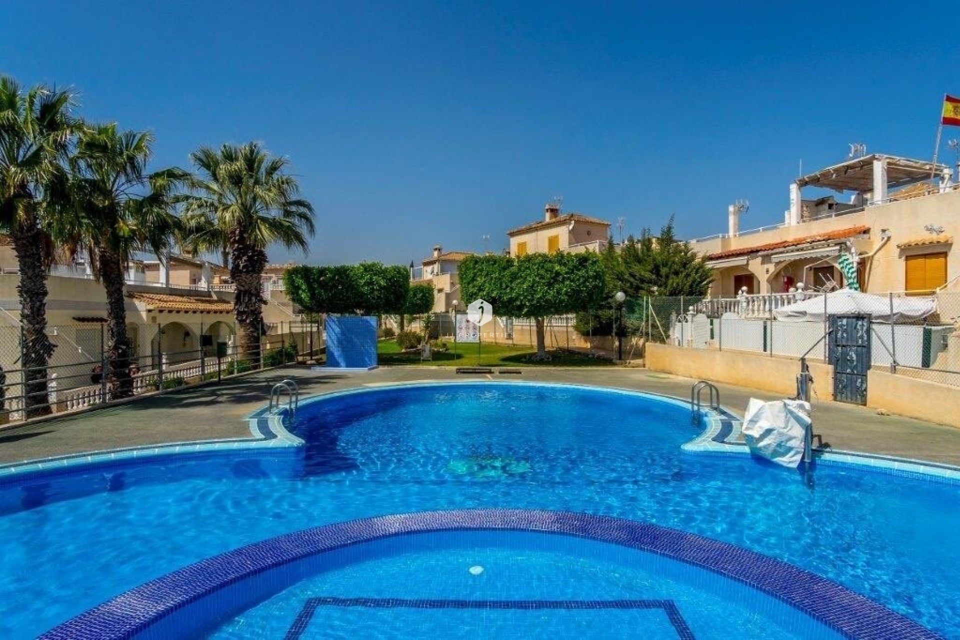 Segunda mano - Chalet -
Torrevieja - Los altos