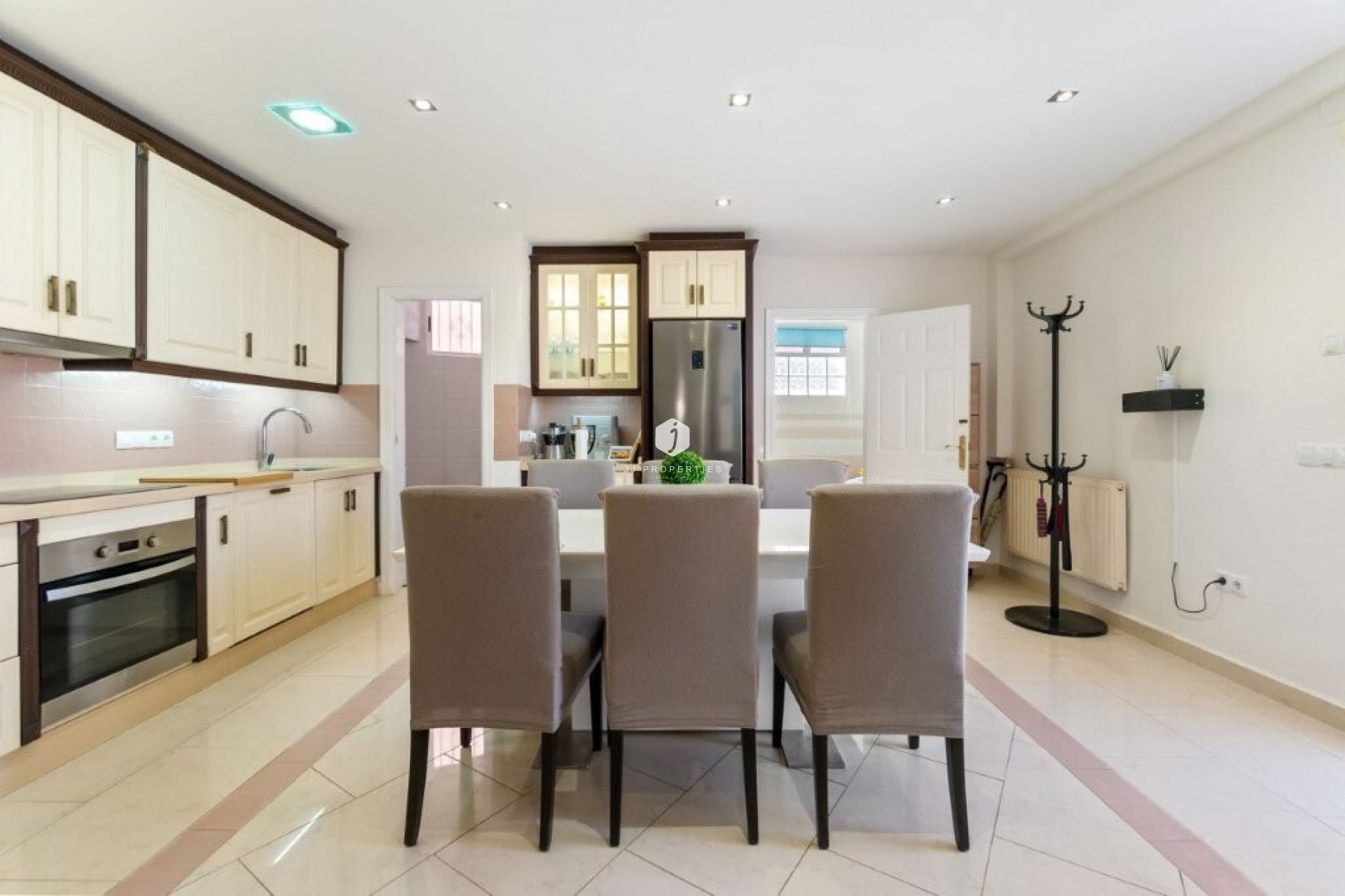 Segunda mano - Chalet -
Torrevieja - Los Frutales/ La Rosaleda