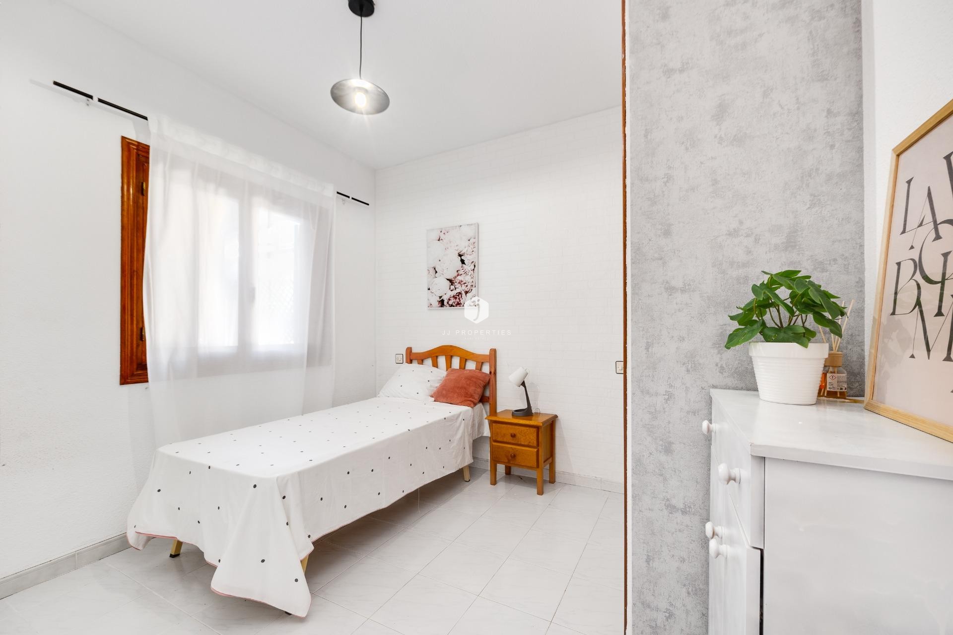 Segunda mano - Chalet -
Torrevieja - Nueva Torrevieja