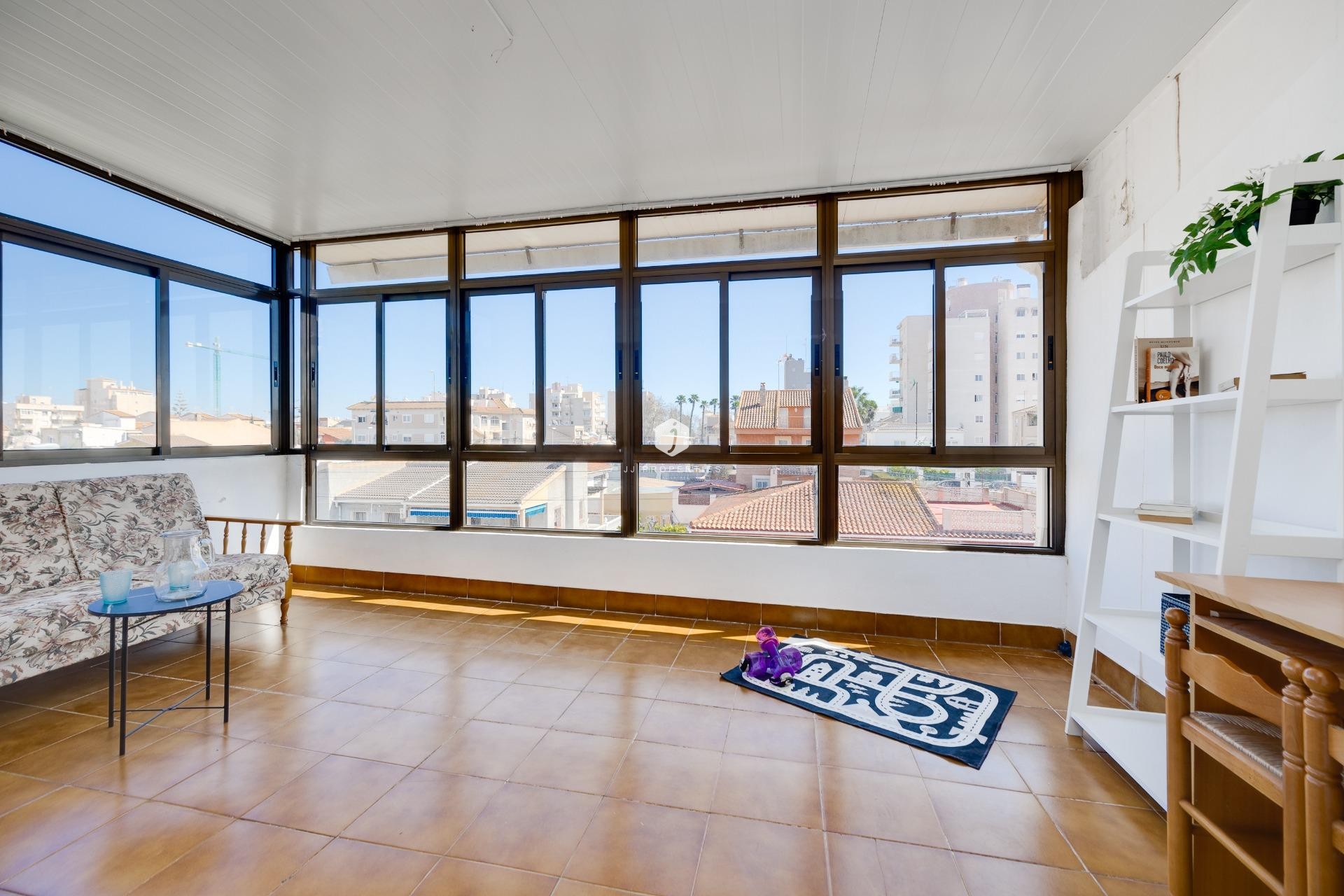 Segunda mano - Chalet -
Torrevieja - Nueva Torrevieja