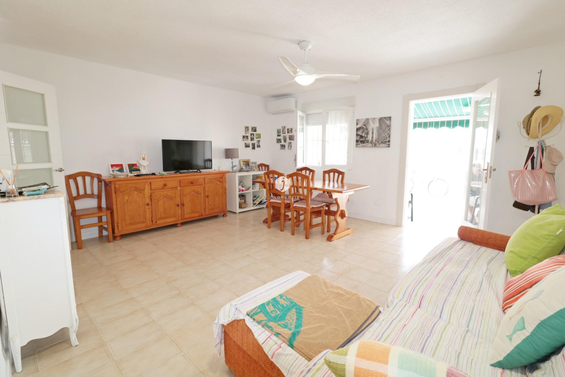 Segunda mano - Chalet -
Torrevieja - Playa de los Naufragos