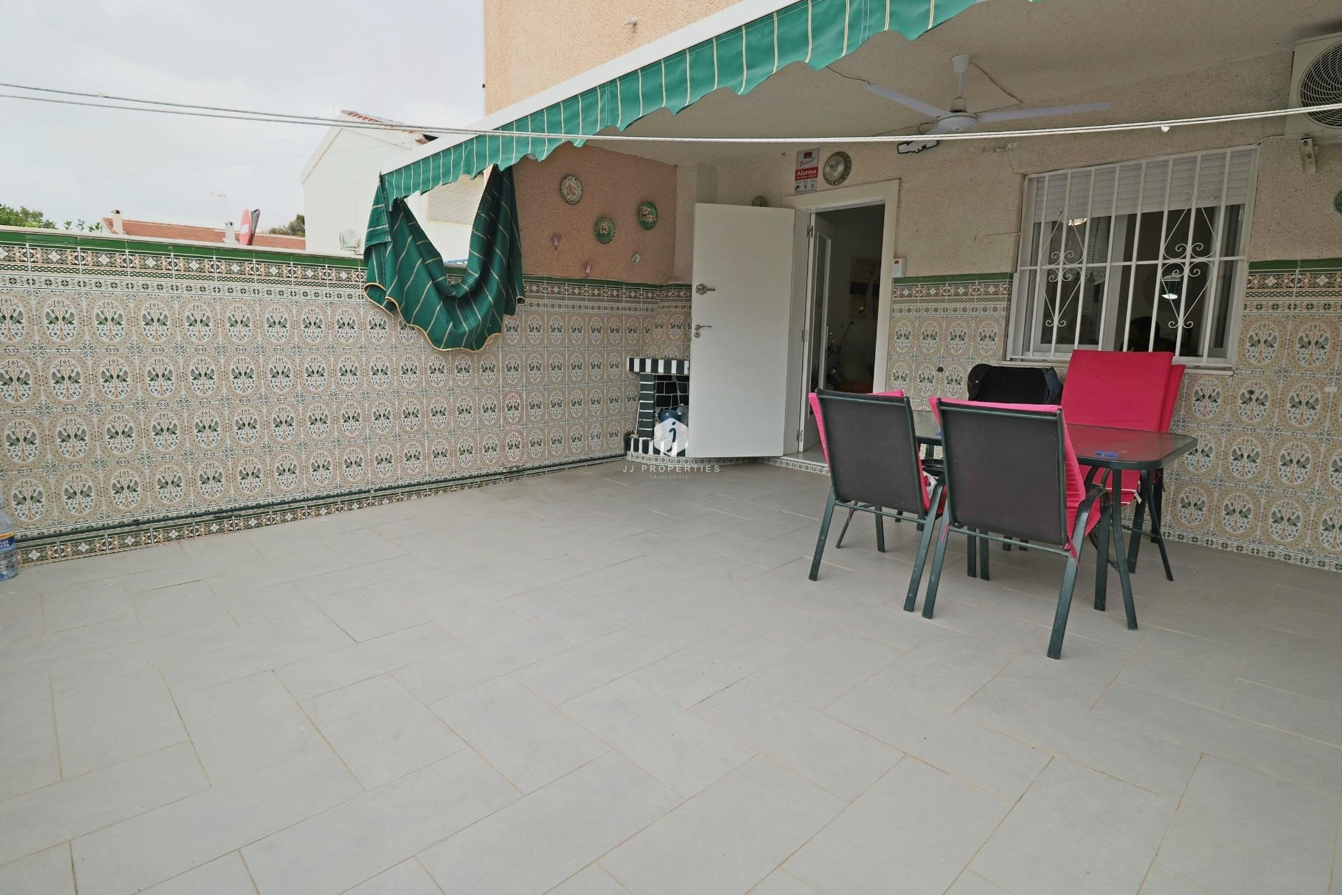 Segunda mano - Chalet -
Torrevieja - Playa de los Naufragos