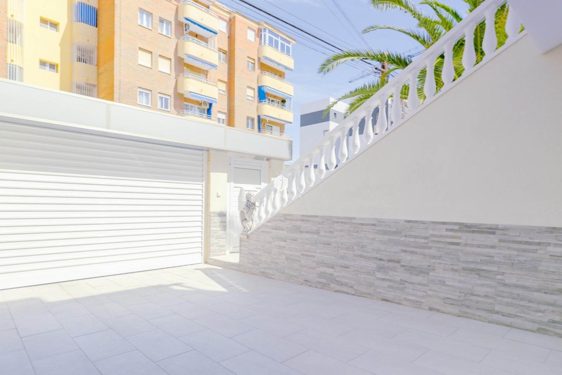 Segunda mano - Chalet -
Torrevieja - Punta prima