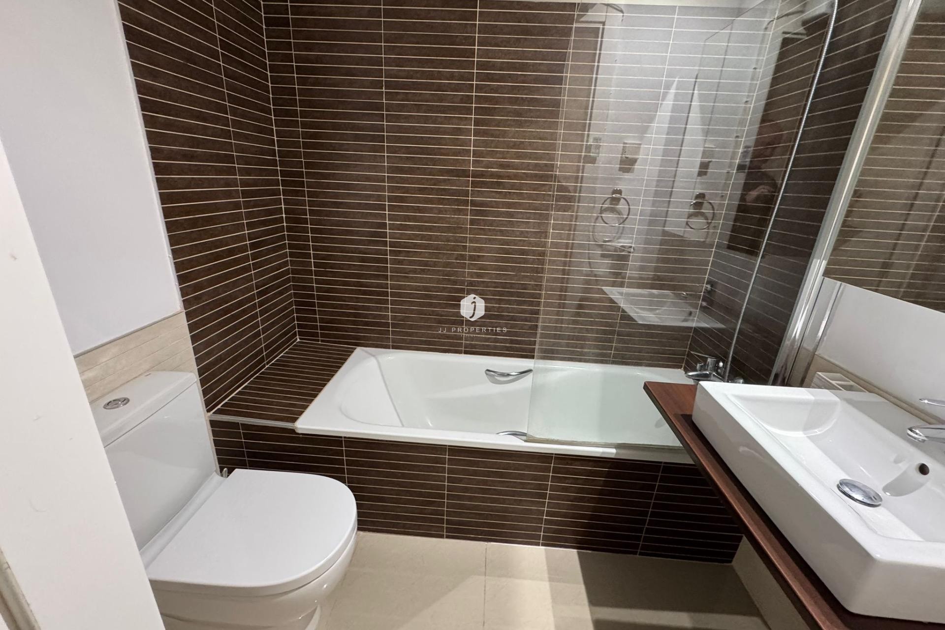 Segunda mano - Chalet -
Torrevieja - Punta prima