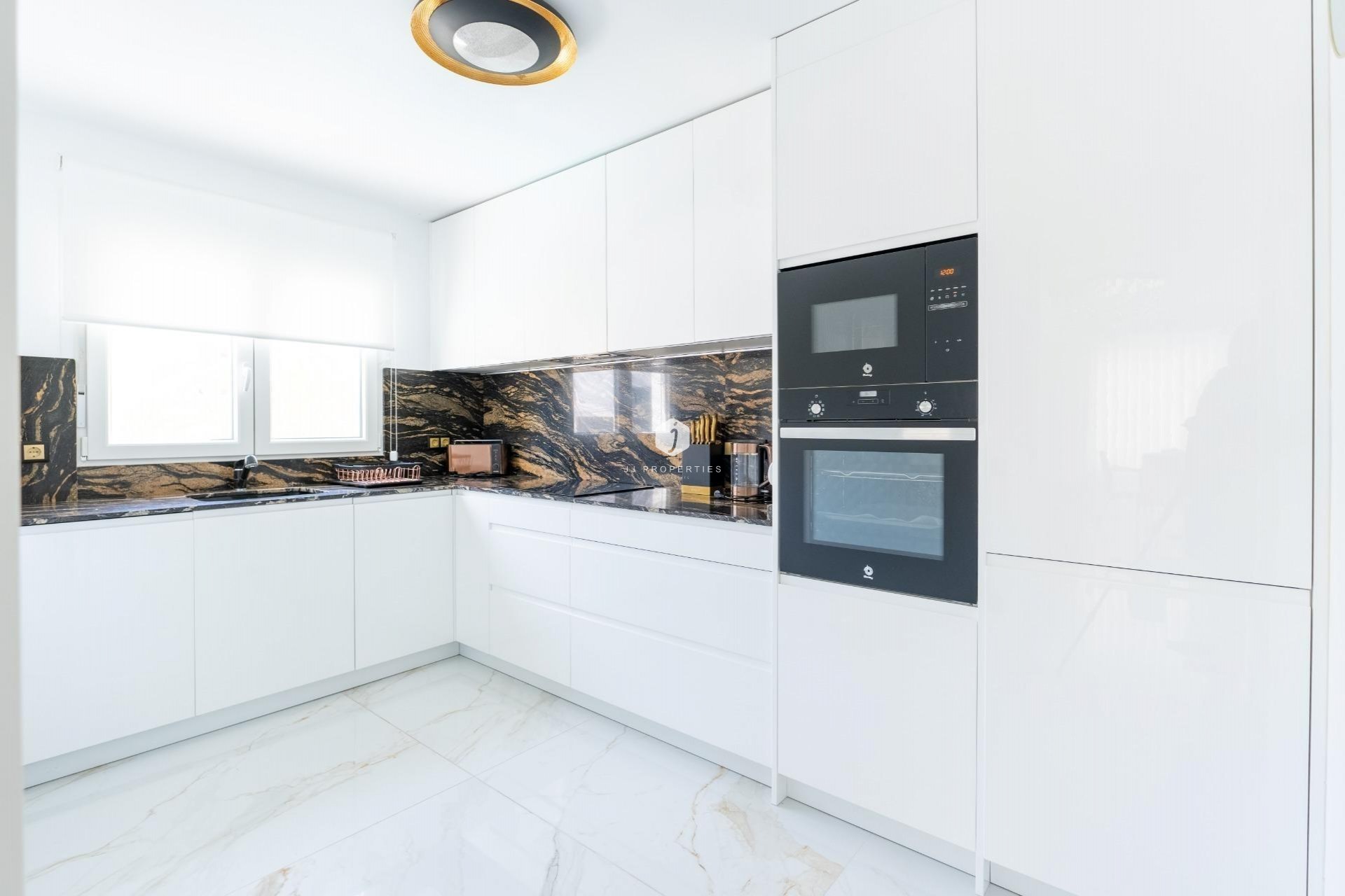 Segunda mano - Chalet -
Torrevieja - Punta prima