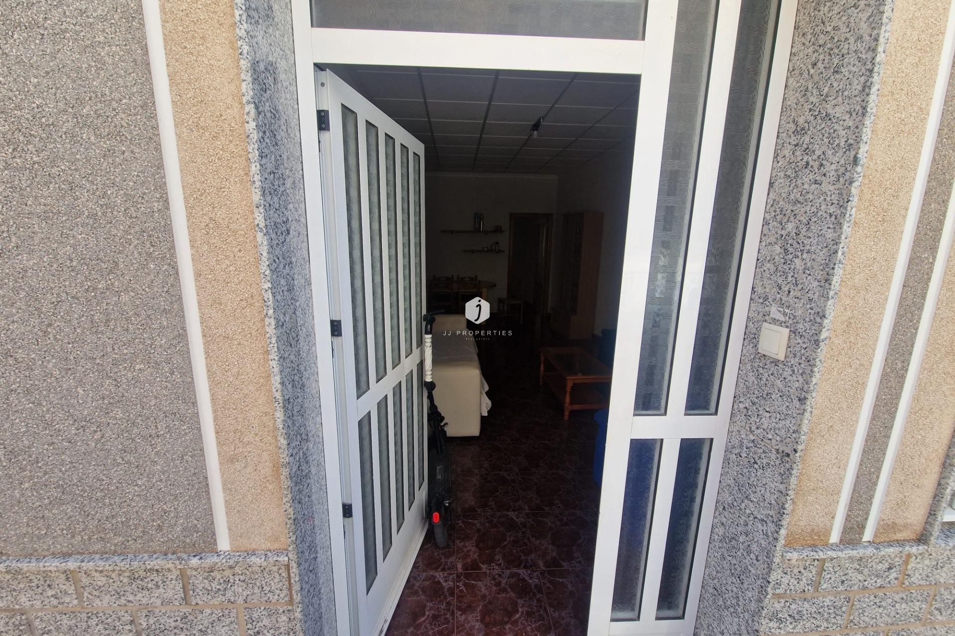 Segunda mano - Chalet -
Torrevieja
