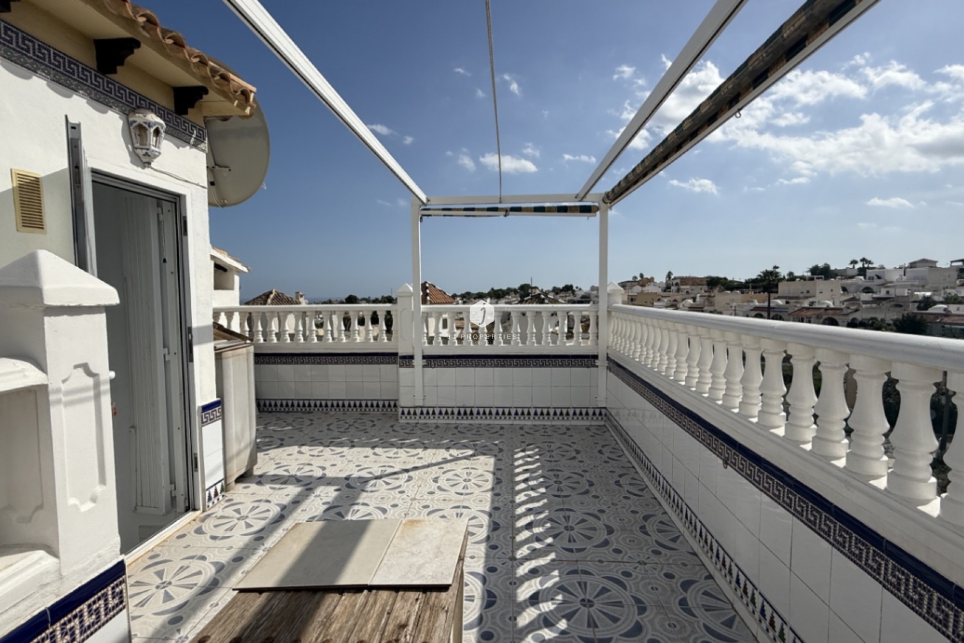 Segunda mano - Duplex -
San Miguel de Salinas - Inland