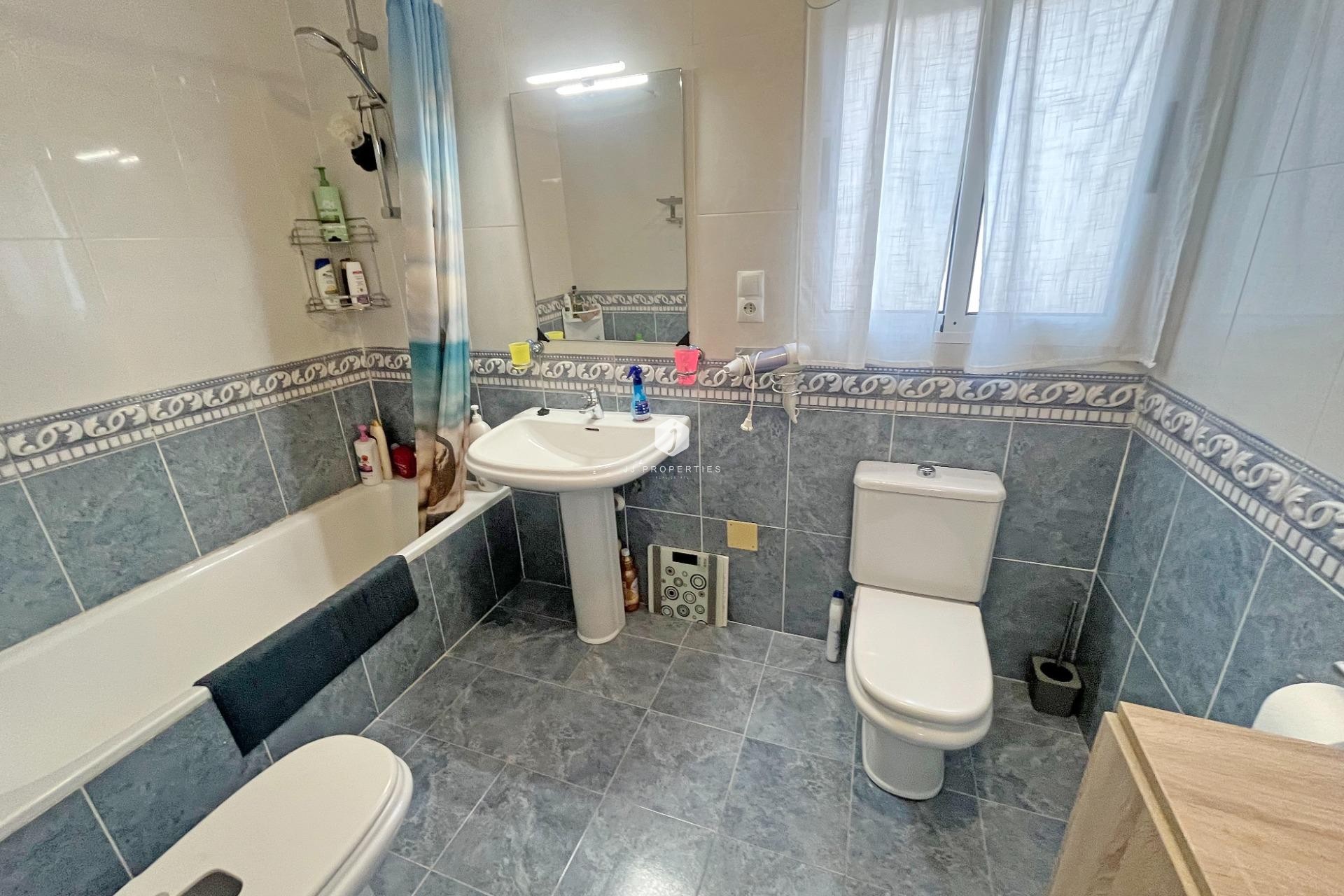 Segunda mano - Duplex -
San Miguel de Salinas - Las Filipinas