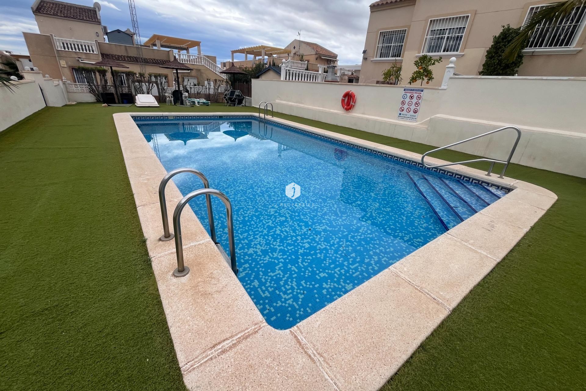 Segunda mano - Duplex -
San Miguel de Salinas - Las Filipinas