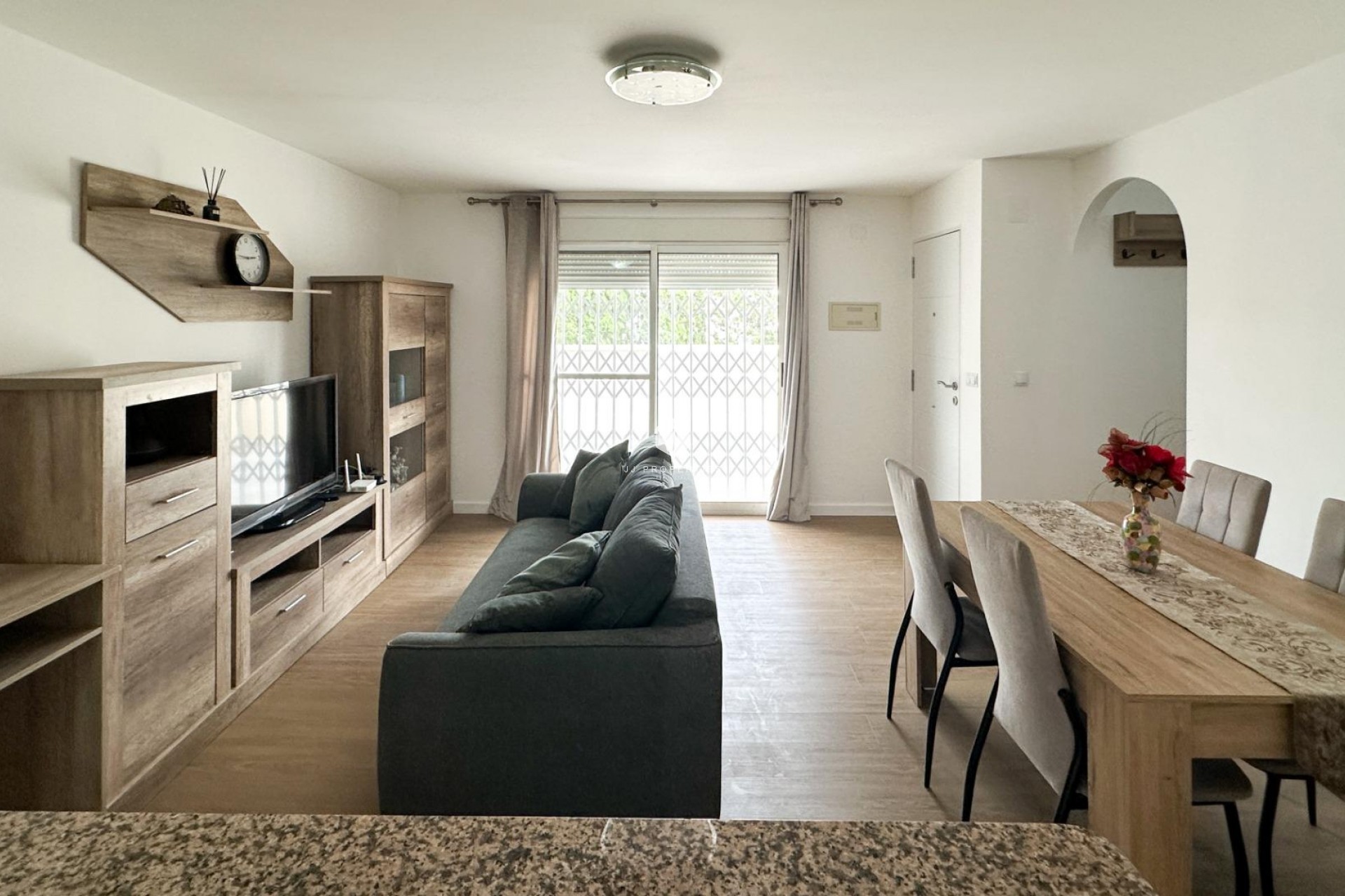 Segunda mano - Duplex -
San Miguel de Salinas - Las Filipinas