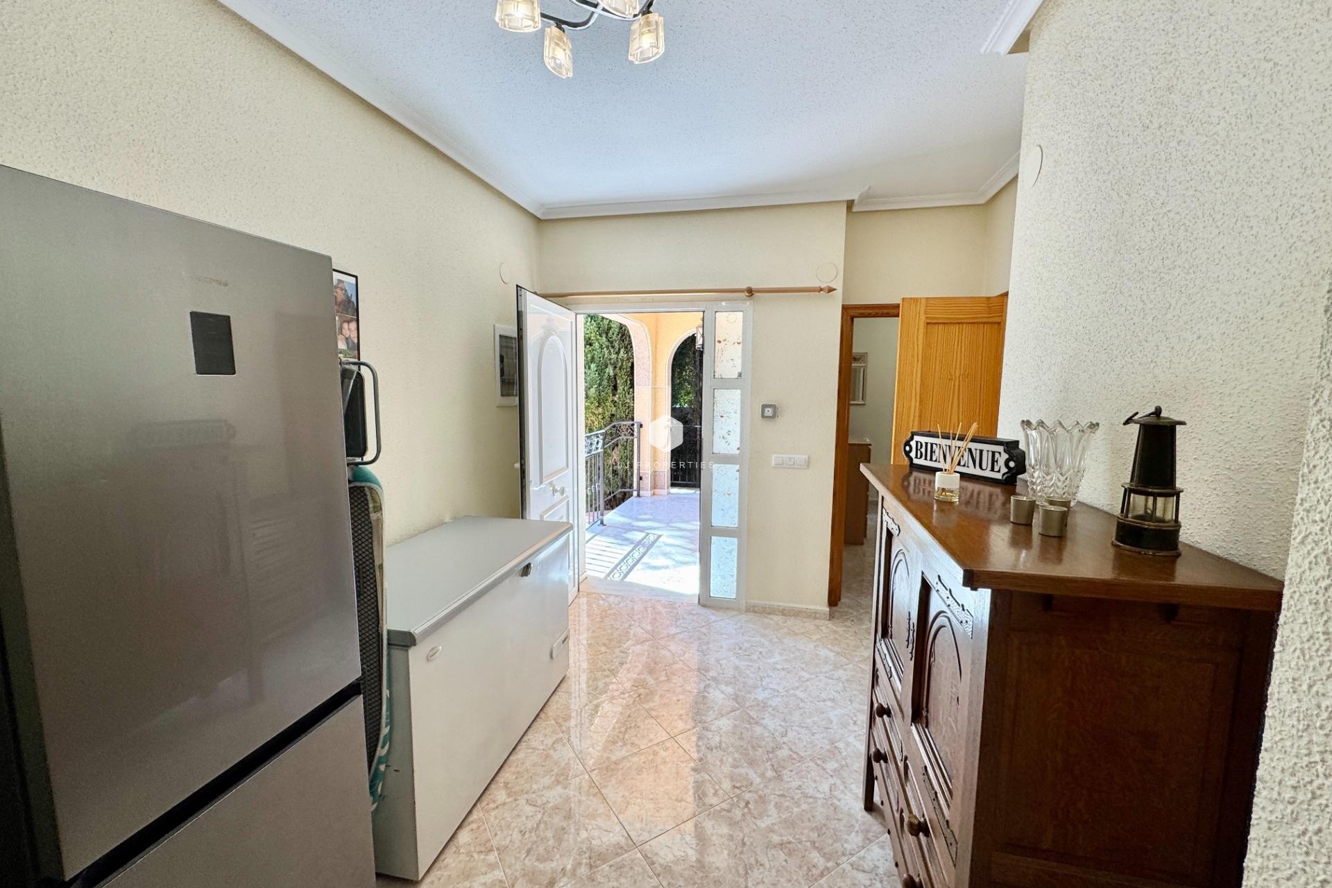 Segunda mano - Villa -
Dolores - Cmno. Escorredor