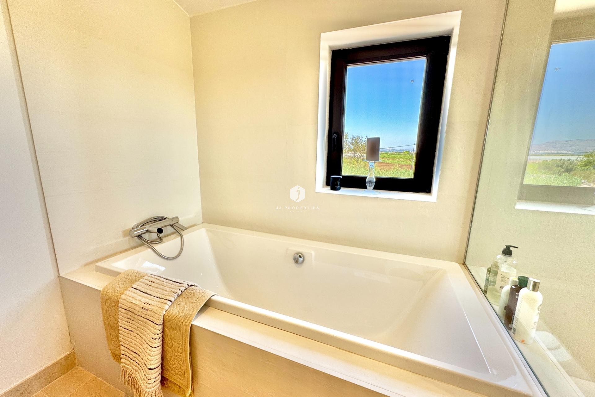 Segunda mano - Villa -
Dolores - Comunidad Valenciana