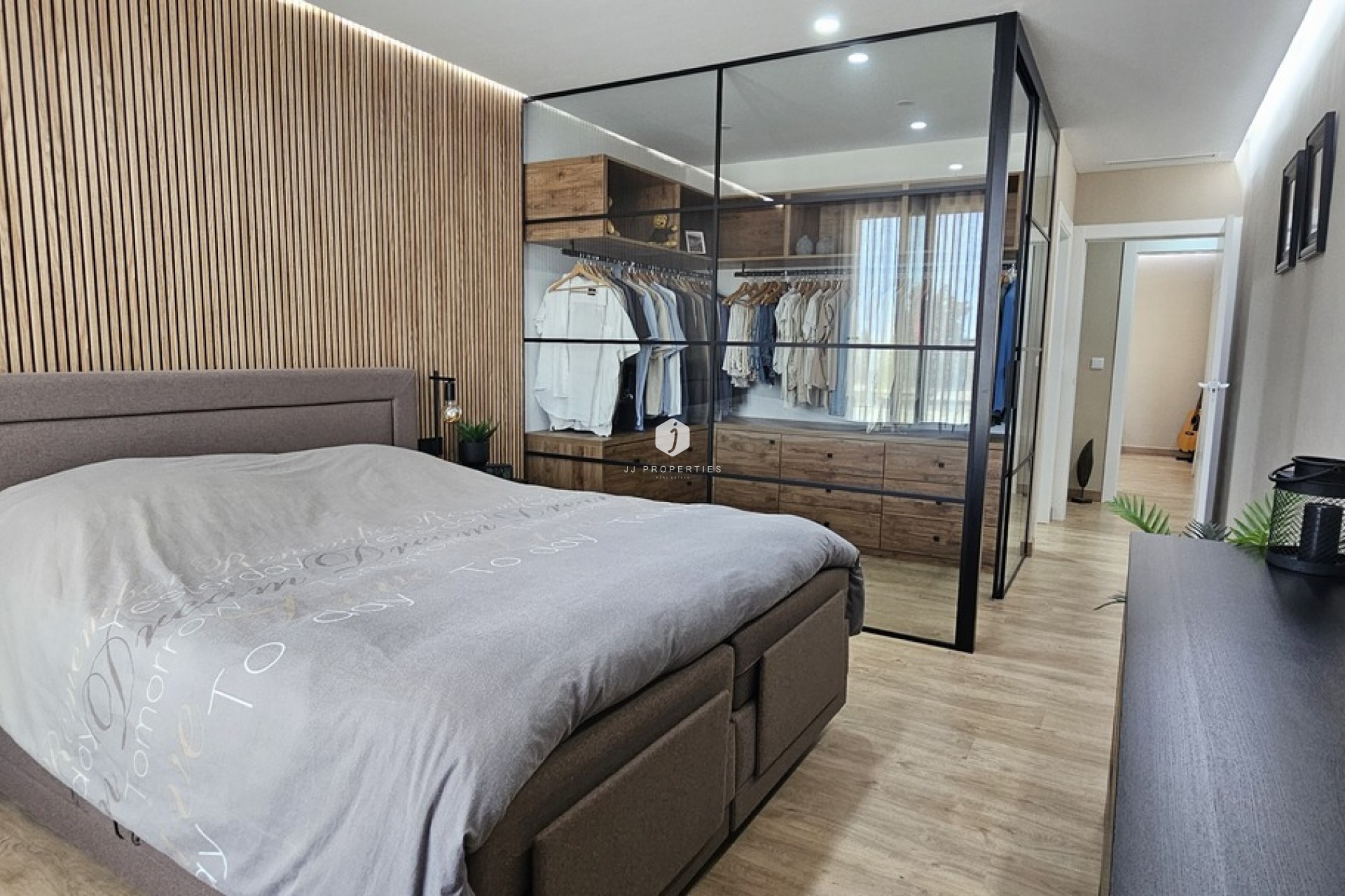 Segunda mano - Villa -
Dolores - Sector 4