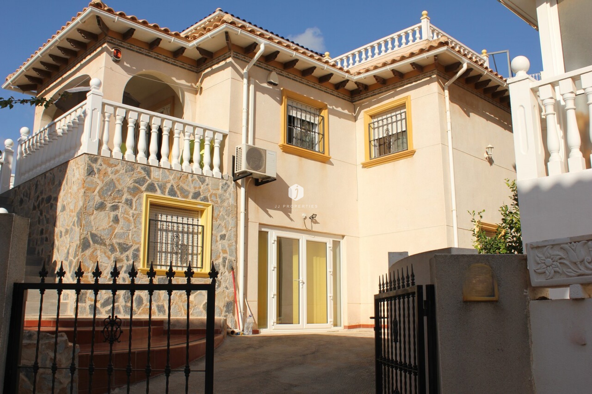 Segunda mano - Villa -
La Zenia - Costa Blanca