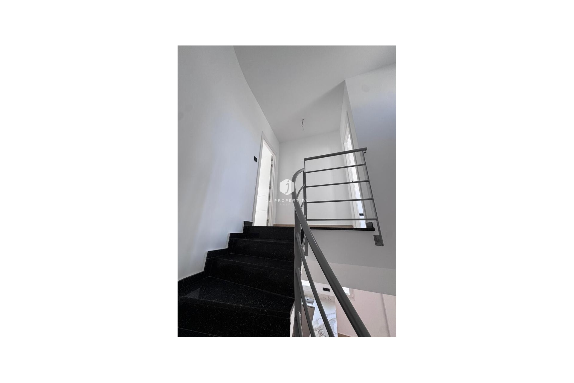 Segunda mano - Villa Penthouse -
Torrevieja - aguas nuevas