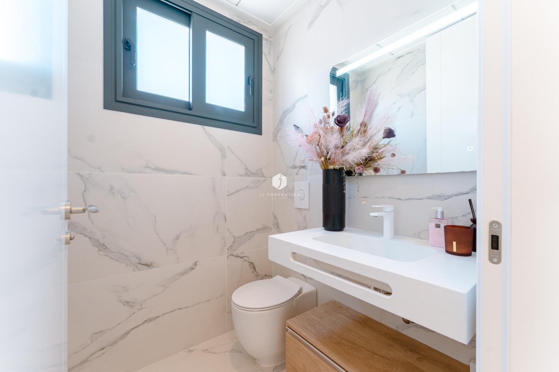 Segunda mano - Villa -
San Miguel de Salinas - Bellavista