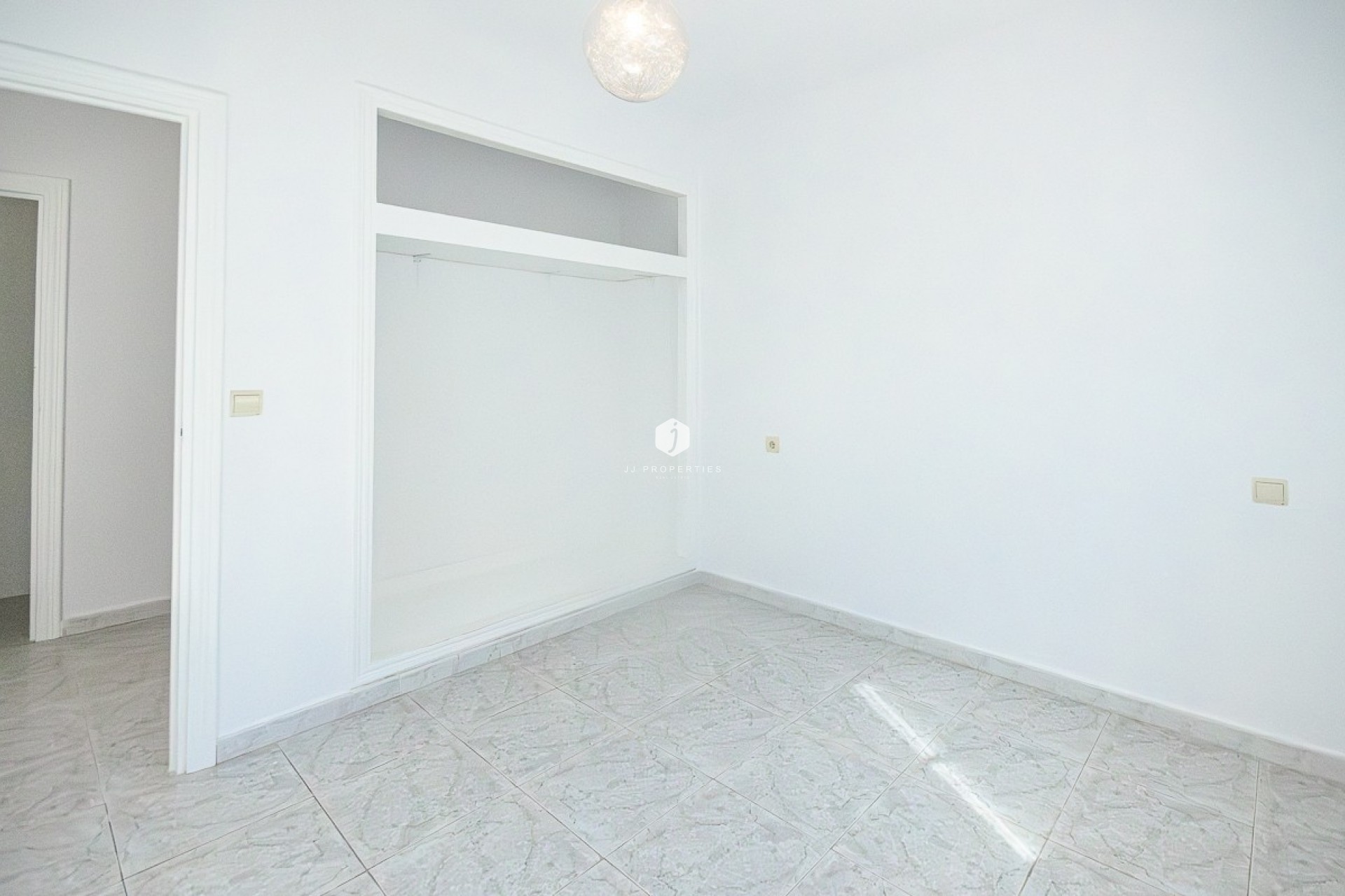 Segunda mano - Villa -
San Miguel de Salinas - Inland