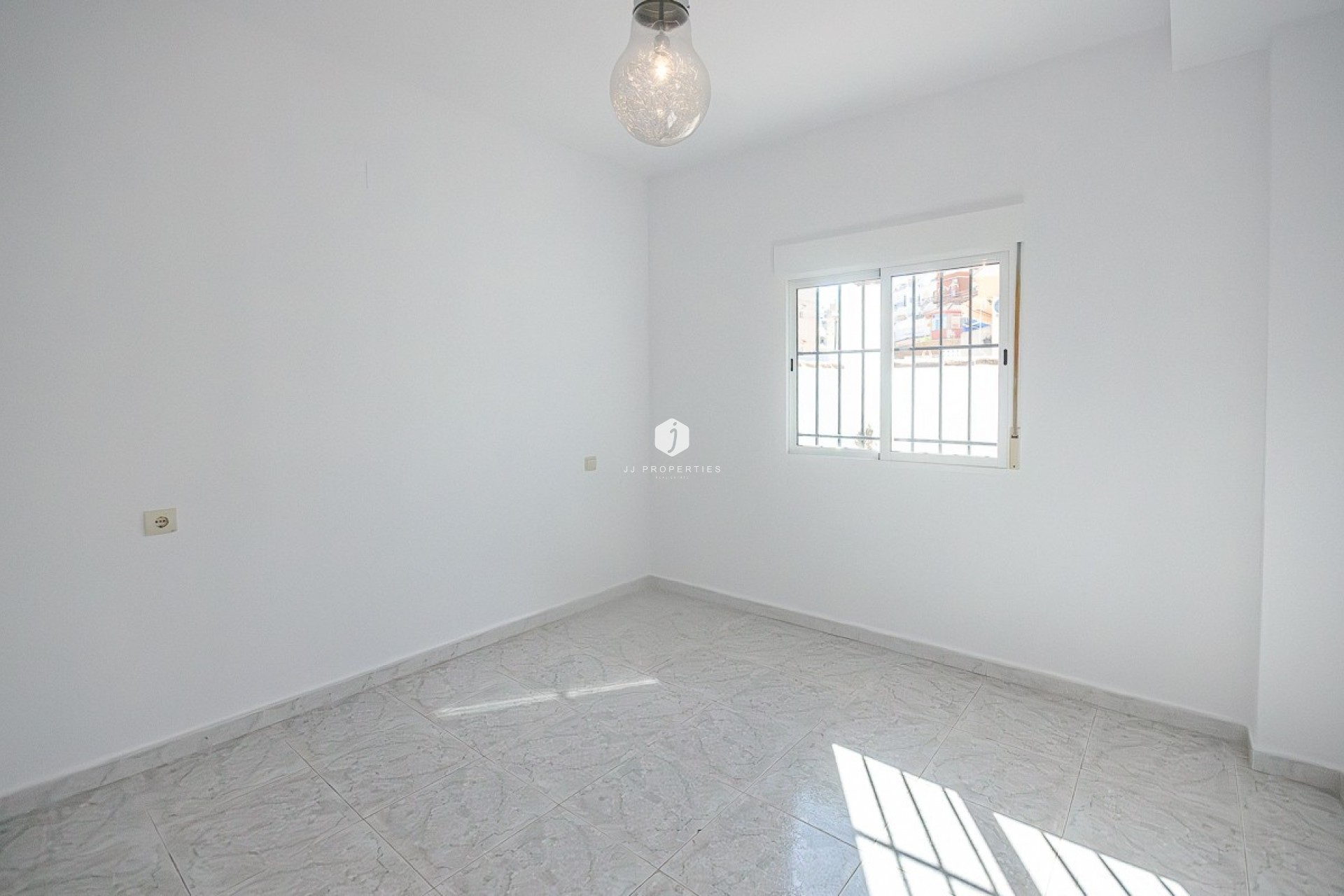 Segunda mano - Villa -
San Miguel de Salinas - Inland