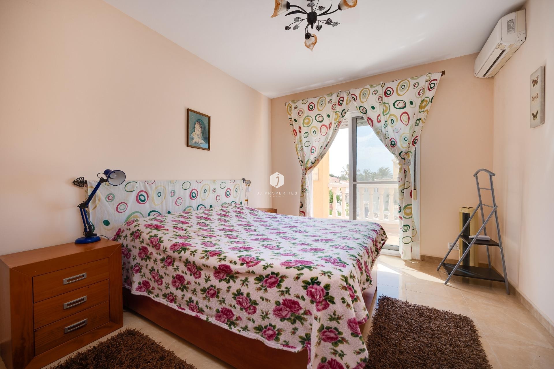 Segunda mano - Villa -
Torrevieja - aguas nuevas