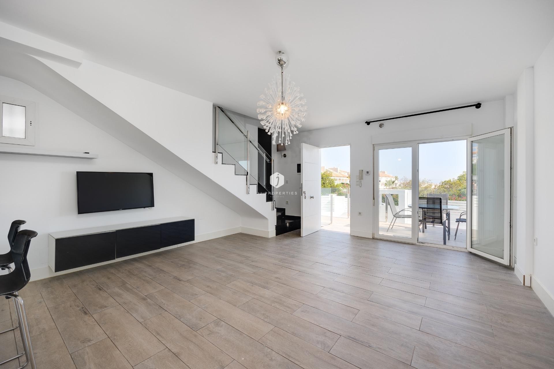 Segunda mano - Villa -
Torrevieja - aguas nuevas