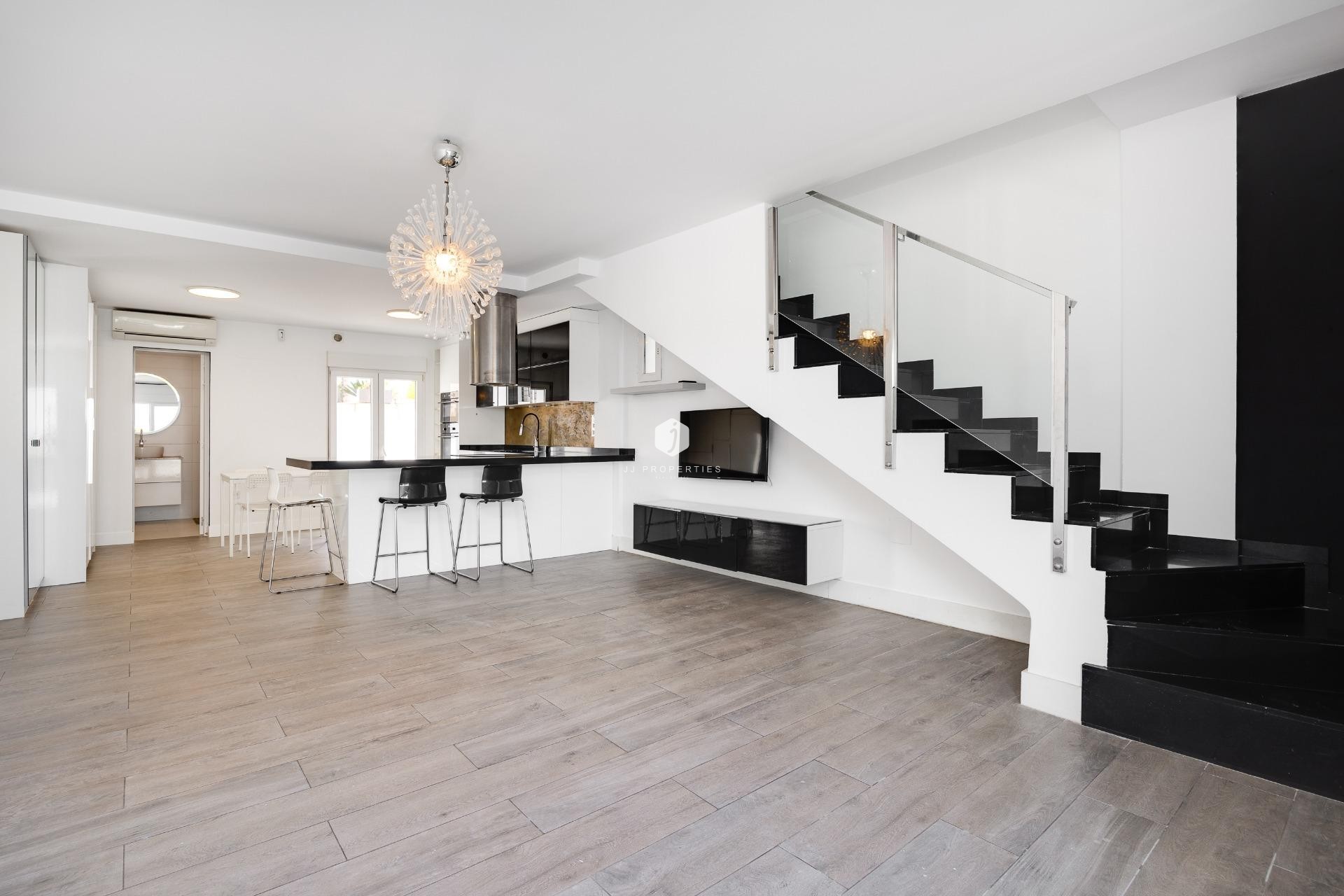 Segunda mano - Villa -
Torrevieja - aguas nuevas