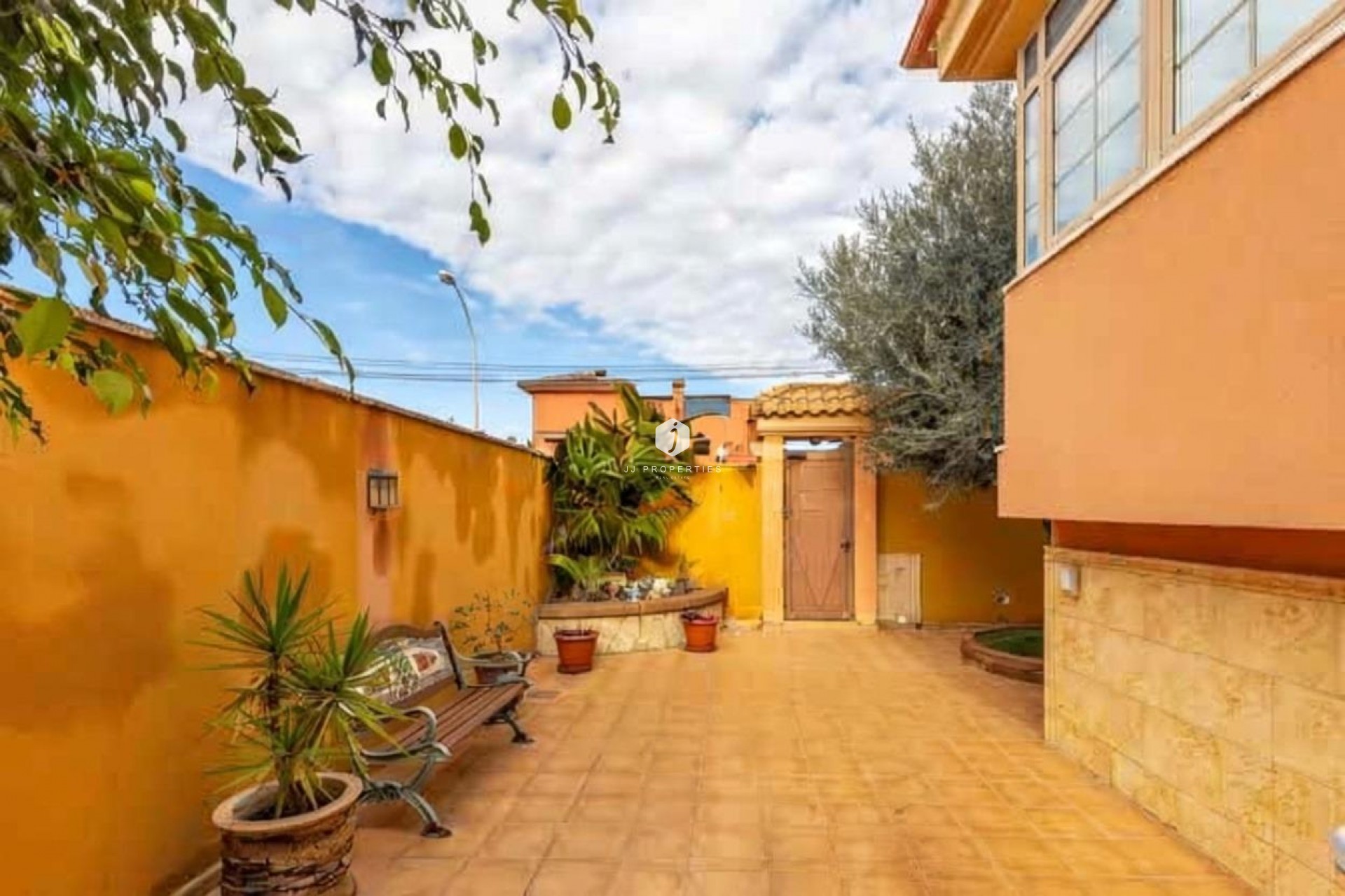 Segunda mano - Villa -
Torrevieja - aguas nuevas