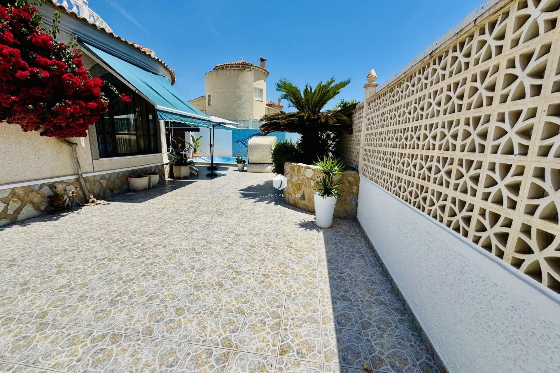 Segunda mano - Villa -
Torrevieja - La Siesta - El Salado - Torreta