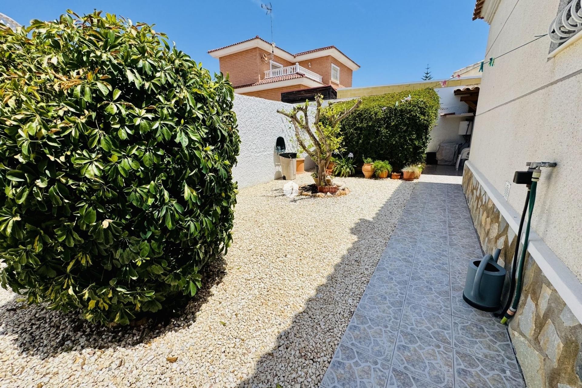 Segunda mano - Villa -
Torrevieja - La Siesta - El Salado - Torreta