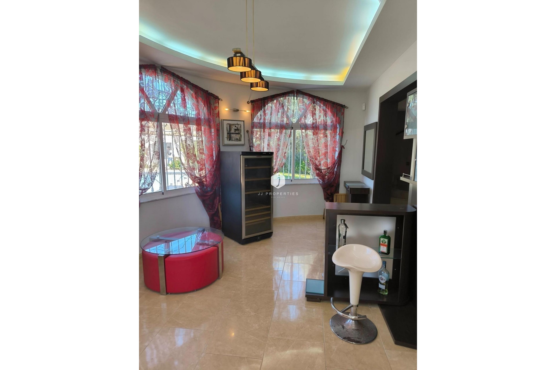 Segunda mano - Villa -
Torrevieja - La siesta