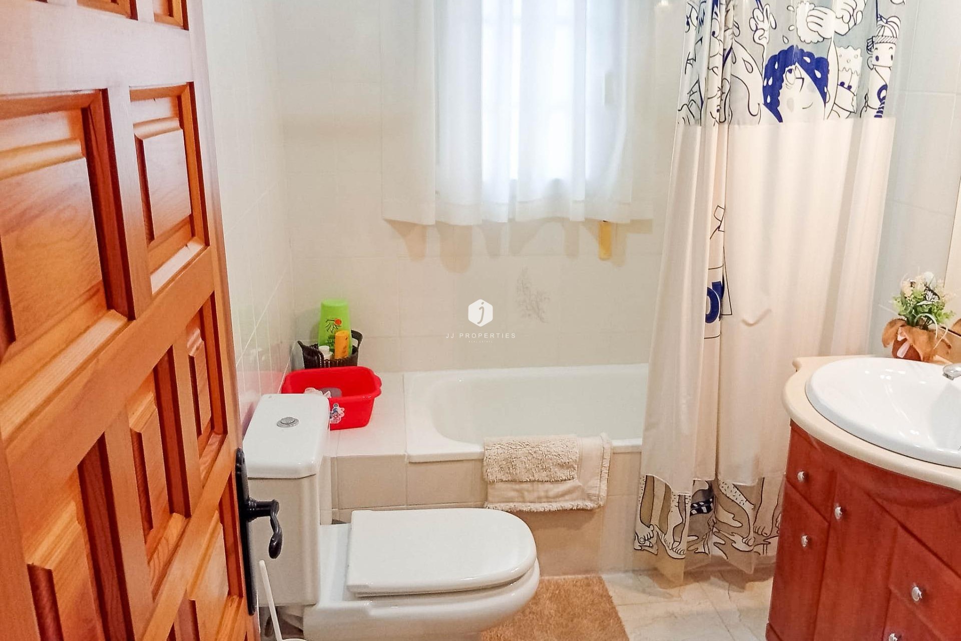 Segunda mano - Villa -
Torrevieja - La siesta