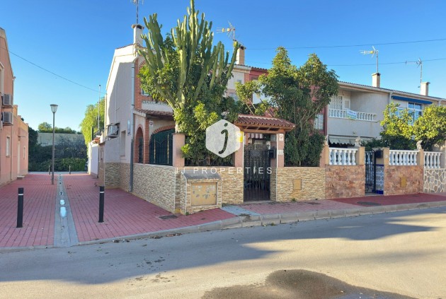 Szalet - Z drugiej ręki - Torrevieja -
                Costa Blanca