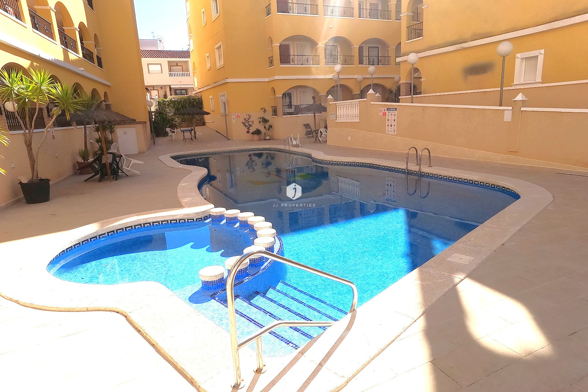 Tweedehands - Appartement / flat -
Algorfa - Inland