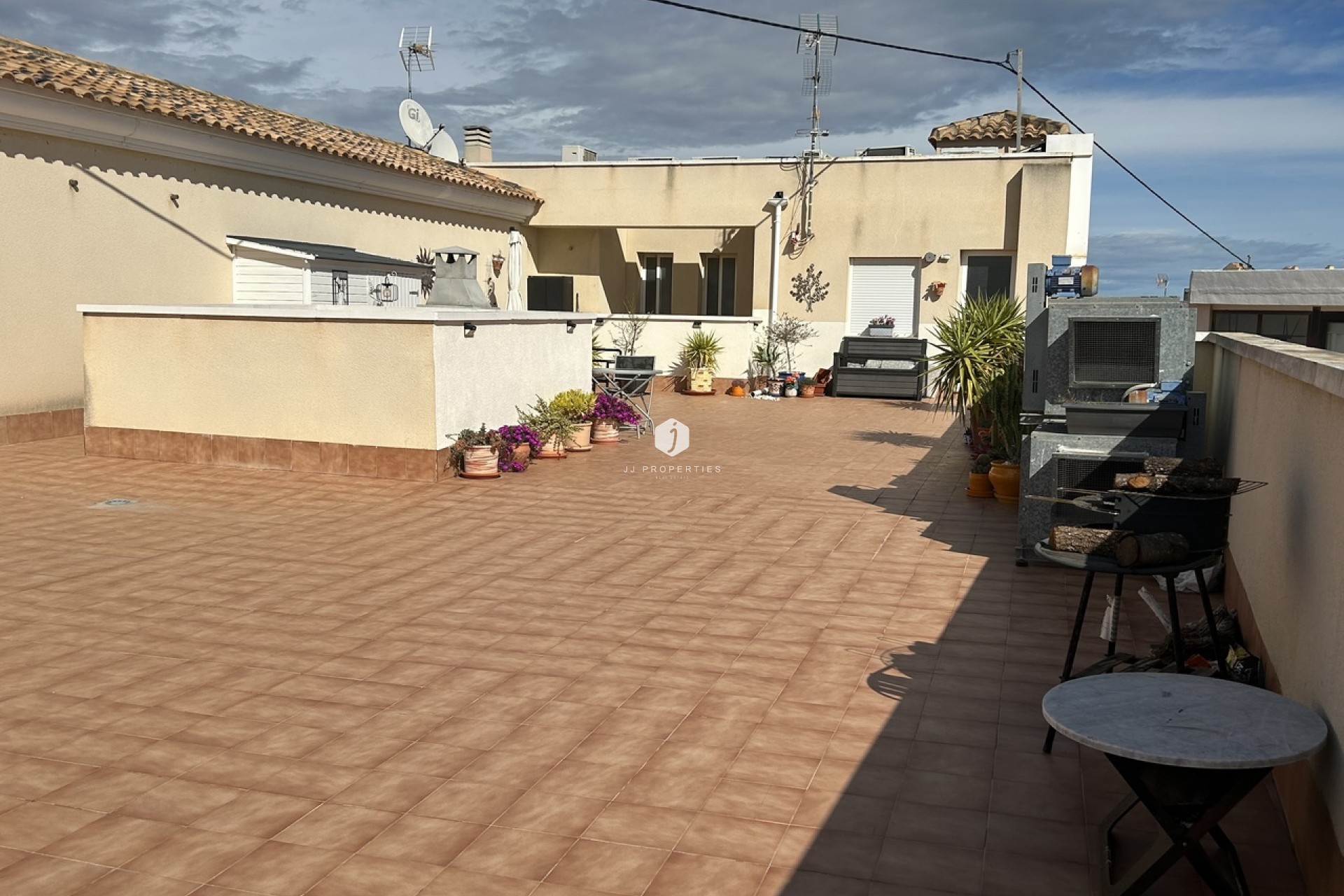 Tweedehands - Appartement / flat -
Alicante - Inland