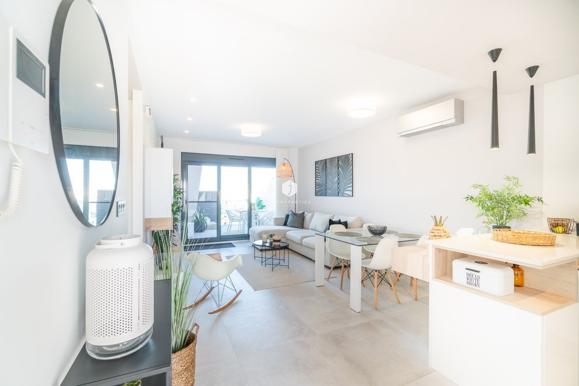 Tweedehands - Appartement / flat -
El Raso - Costa Blanca