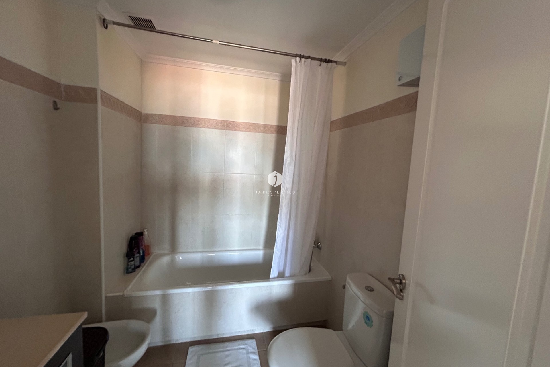 Tweedehands - Appartement / flat -
Jacarilla - Inland