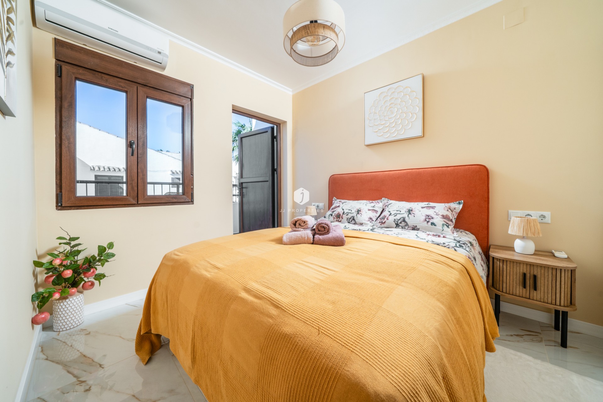 Tweedehands - Appartement / flat -
La Mata - Costa Blanca