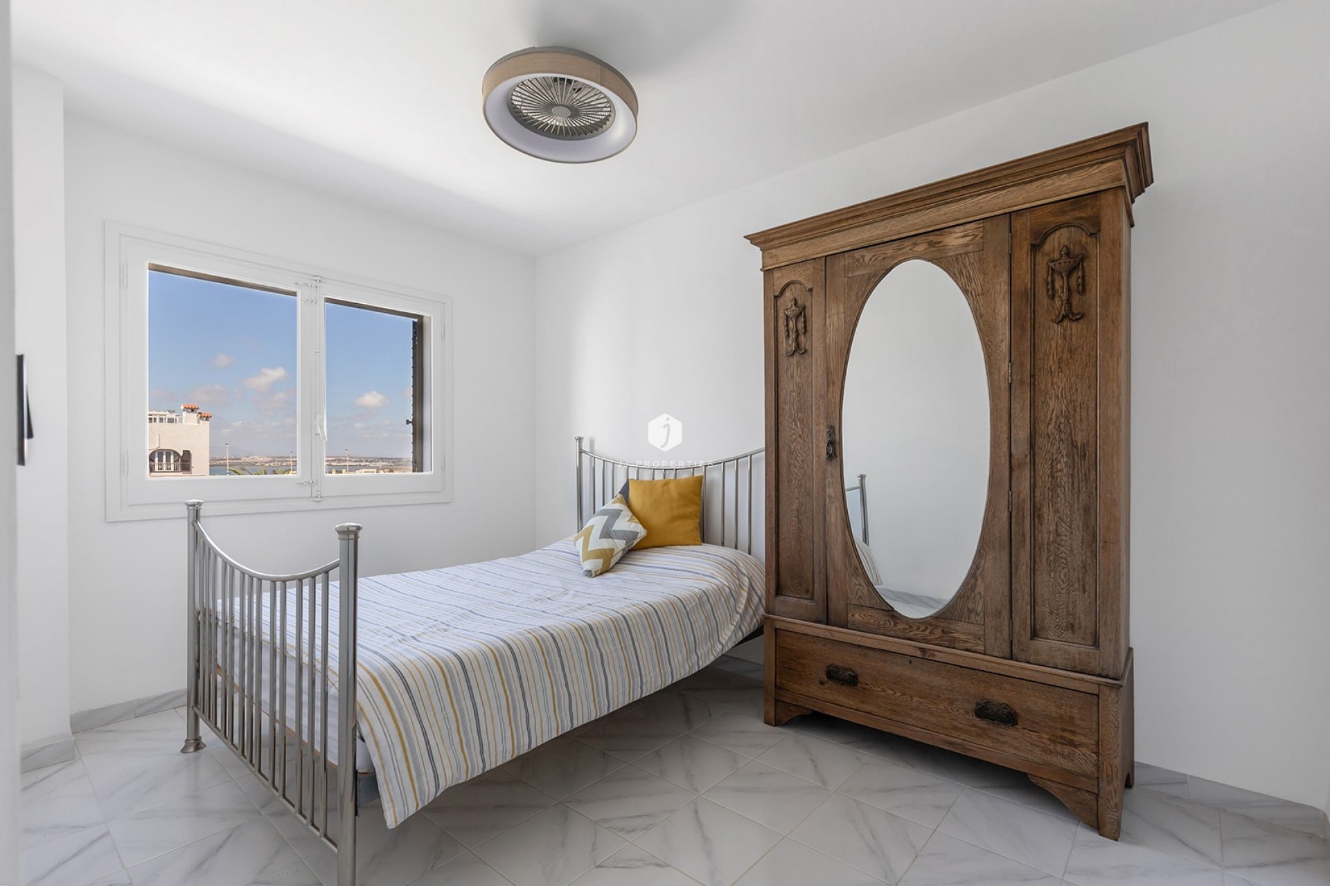 Tweedehands - Appartement / flat -
La Mata - Costa Blanca