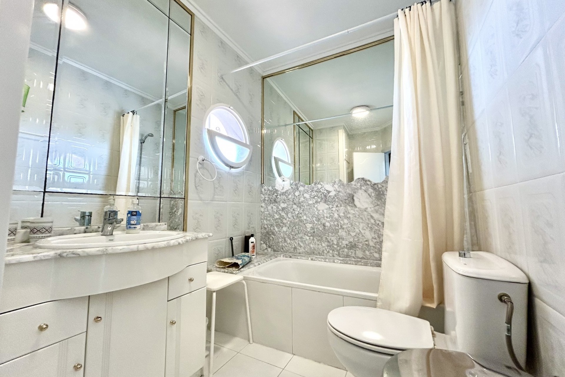Tweedehands - Appartement / flat -
Los Altos - Costa Blanca