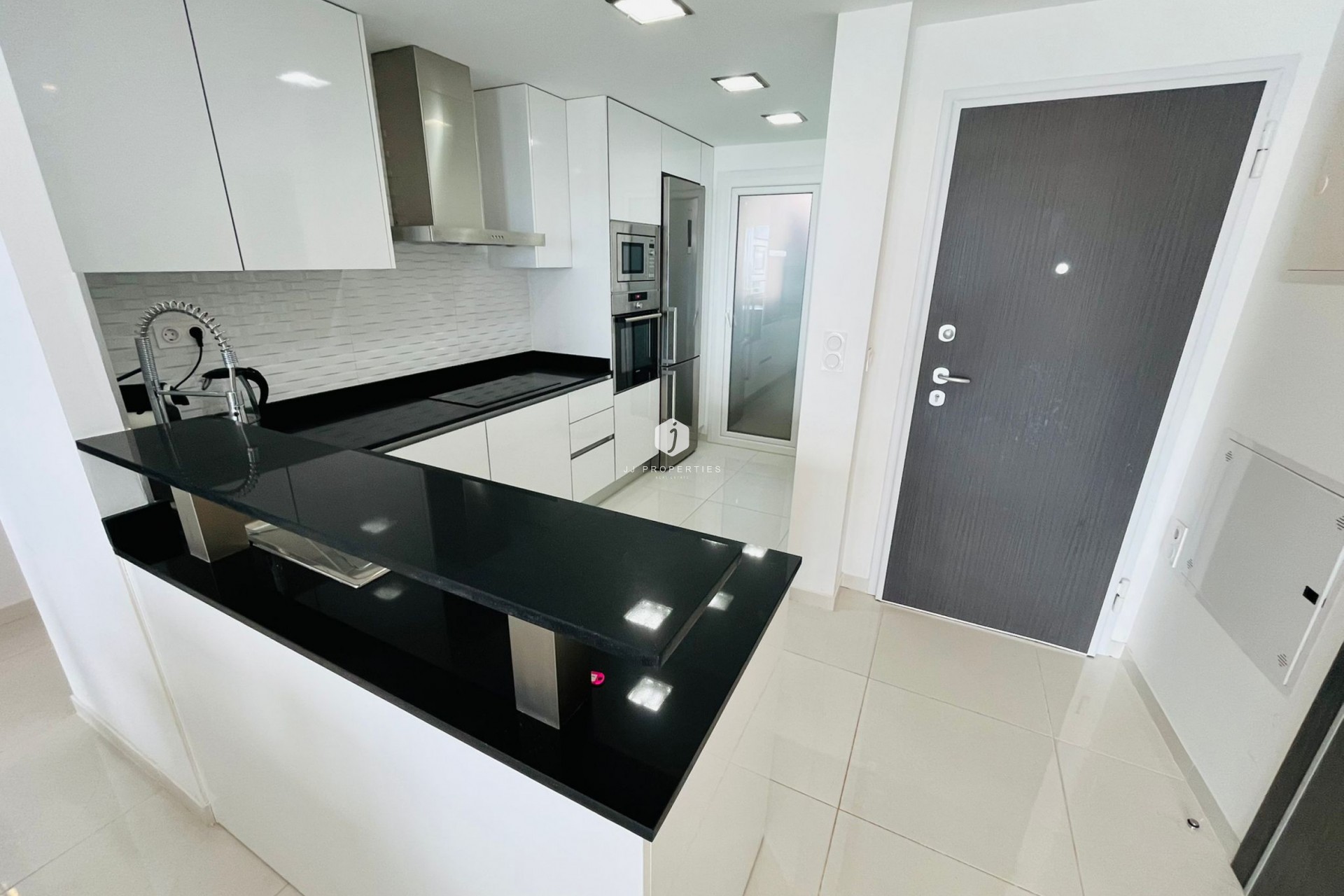 Tweedehands - Appartement / flat -
Punta Prima - Costa Blanca