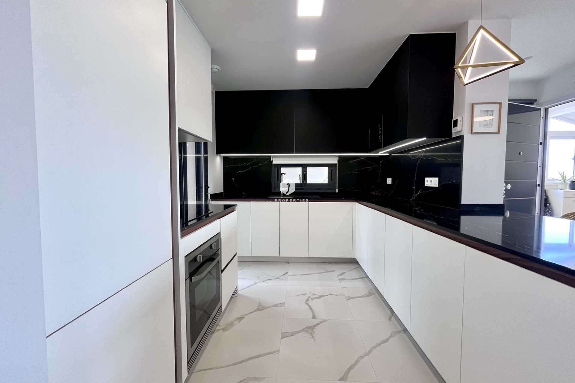 Tweedehands - Appartement / flat -
San Miguel de Salinas - Inland